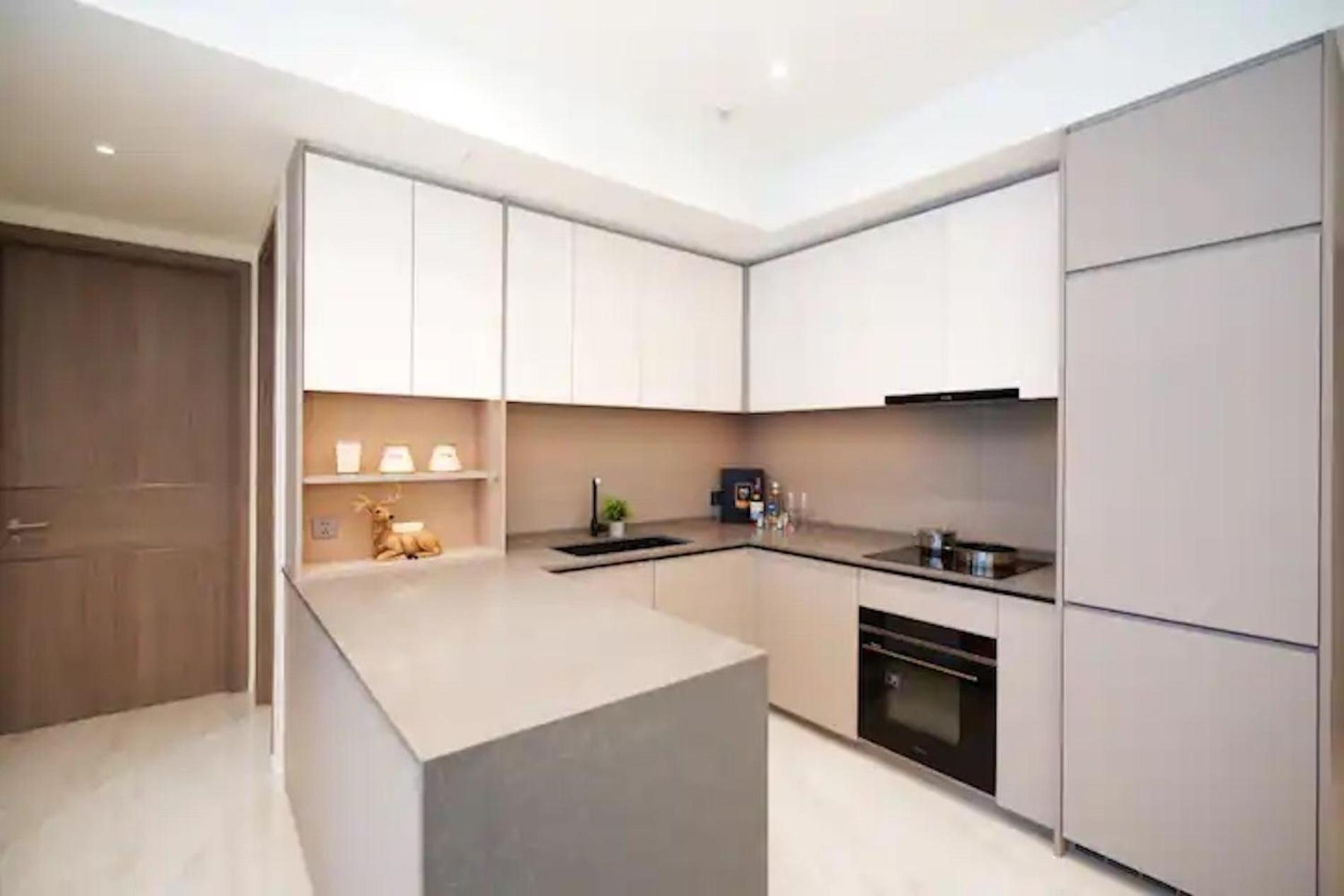 The Opera Apartment Cental Saigon Free Pool-Gym-Sauna Room- Golf Mini