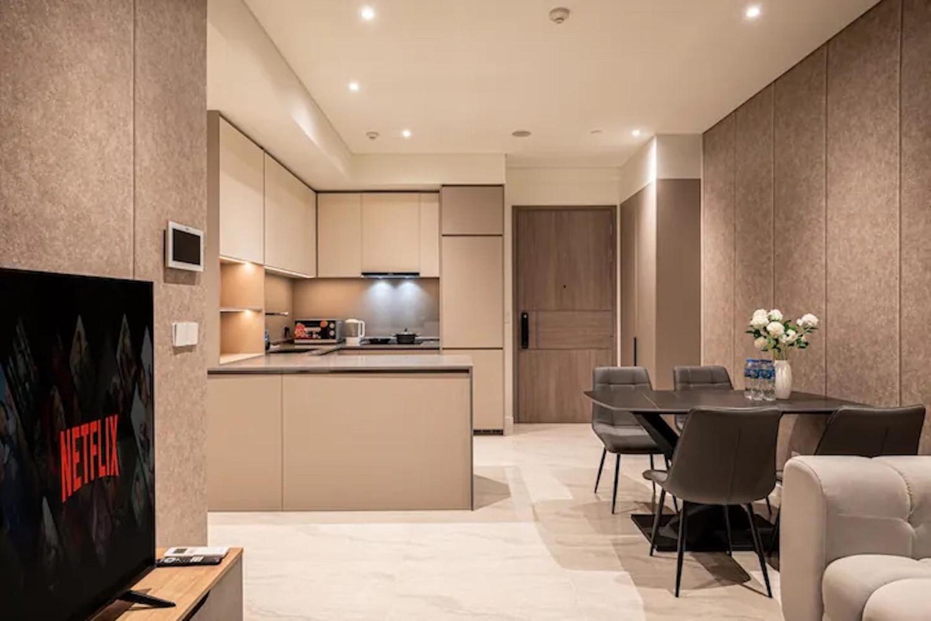 The Opera Apartment Cental Saigon Free Pool-Gym-Sauna Room- Golf Mini
