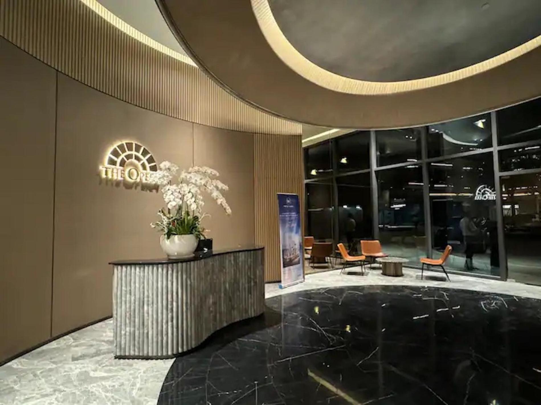 The Opera Apartment Cental Saigon Free Pool-Gym-Sauna Room- Golf Mini