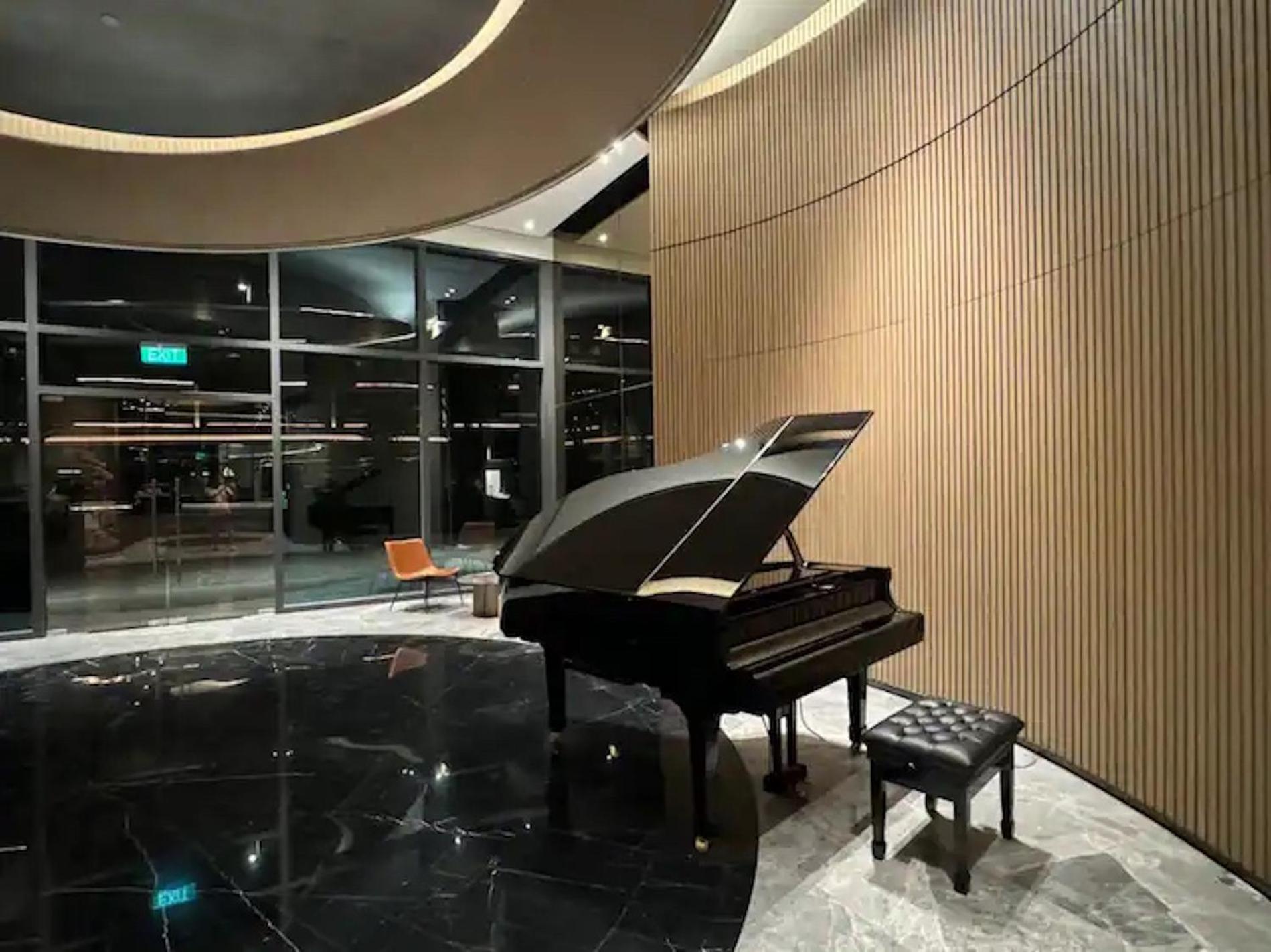 The Opera Apartment Cental Saigon Free Pool-Gym-Sauna Room- Golf Mini