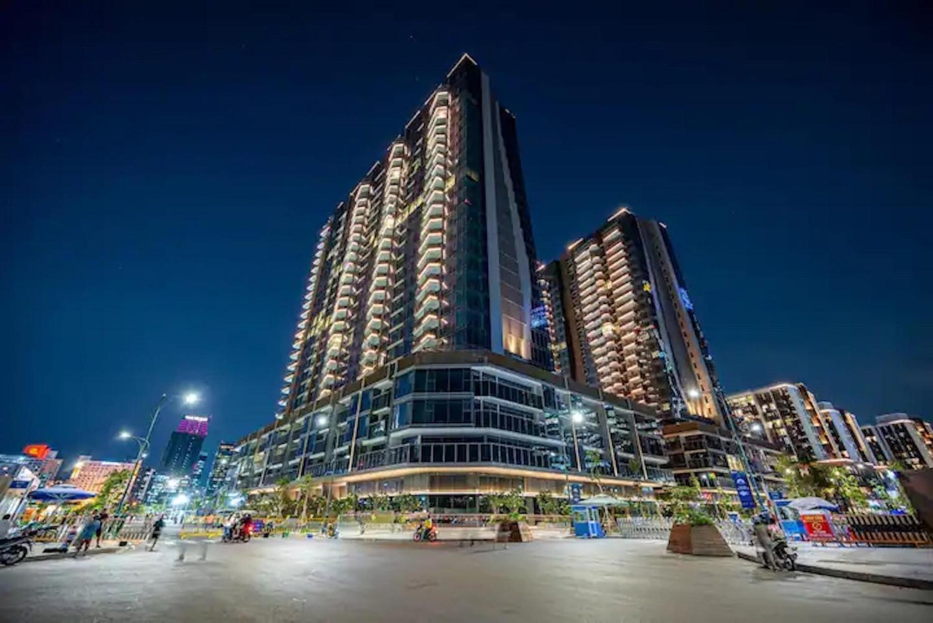 The Opera Apartment Cental Saigon Free Pool-Gym-Sauna Room- Golf Mini