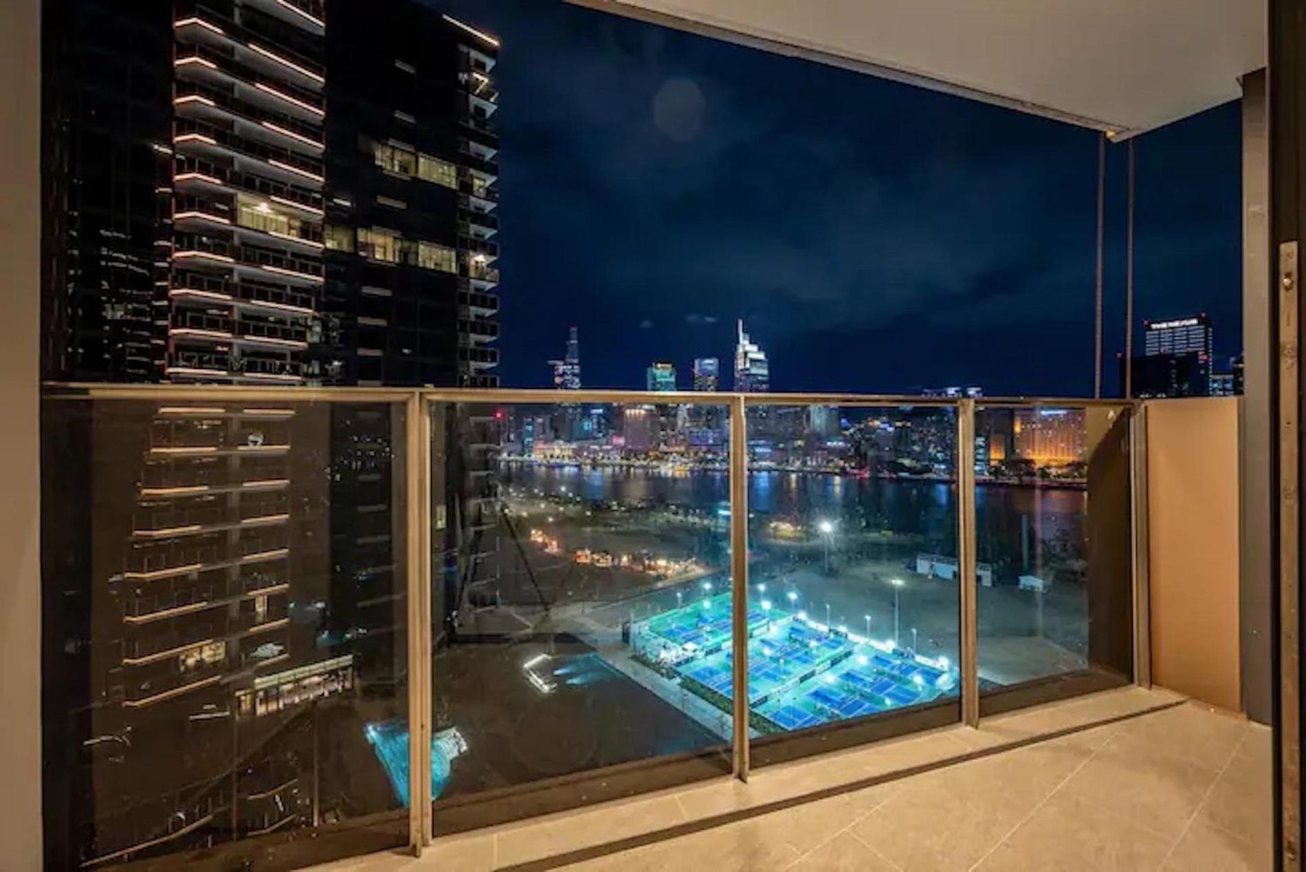 The Opera Apartment Cental Saigon Free Pool-Gym-Sauna Room- Golf Mini