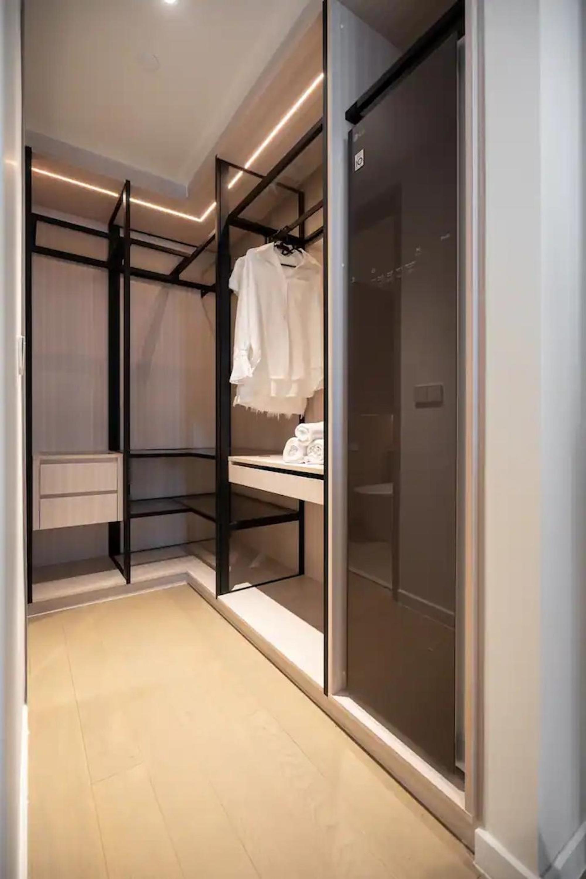 The Opera Apartment Cental Saigon Free Pool-Gym-Sauna Room- Golf Mini