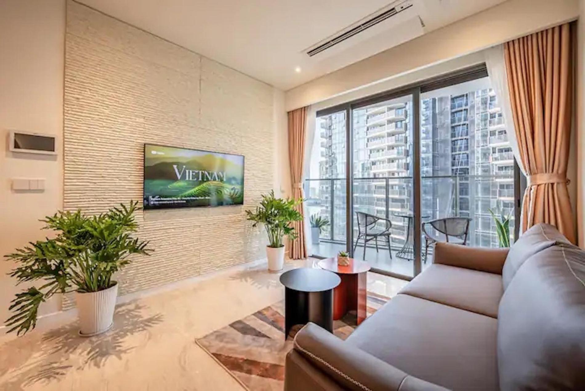 The Opera Apartment Cental Saigon Free Pool-Gym-Sauna Room- Golf Mini
