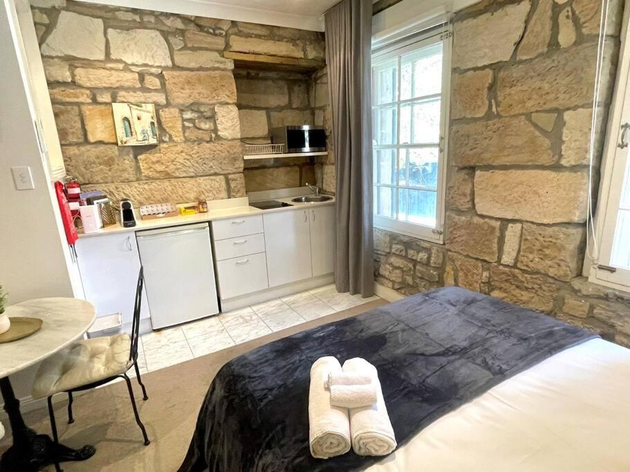 Sydney Escape - Pyrmont Stylish Studio Apartment