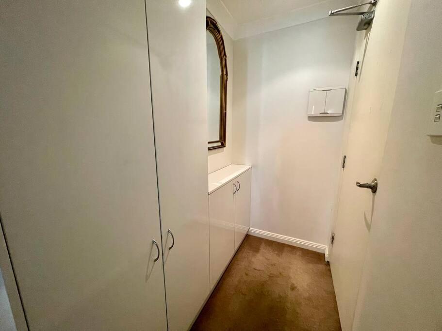 Sydney Escape - Pyrmont Stylish Studio Apartment