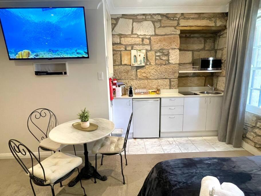 Sydney Escape - Pyrmont Stylish Studio Apartment