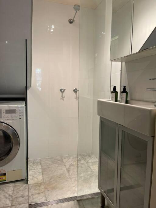 Sydney Escape - Pyrmont Stylish Studio Apartment
