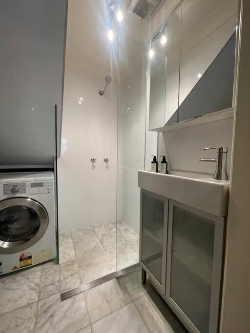 Sydney Escape - Pyrmont Stylish Studio Apartment