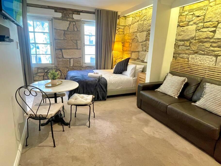 Sydney Escape - Pyrmont Stylish Studio Apartment