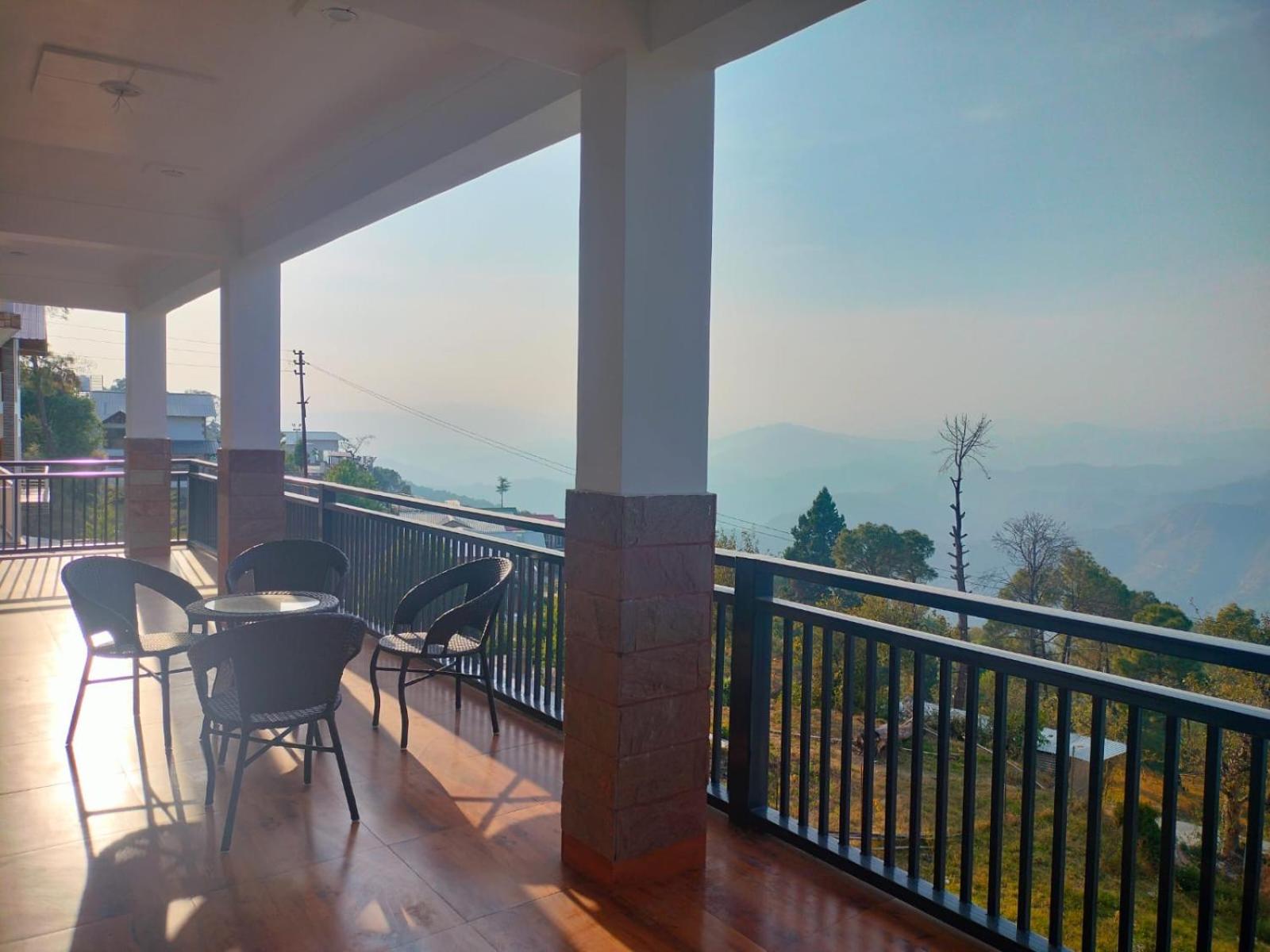 Hipster Tripster Villa view 2