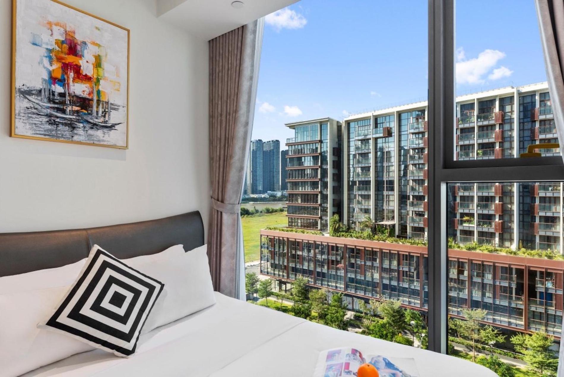 The Opera Apartment Cental Saigon Free Pool-Gym-Sauna Room- Golf Mini