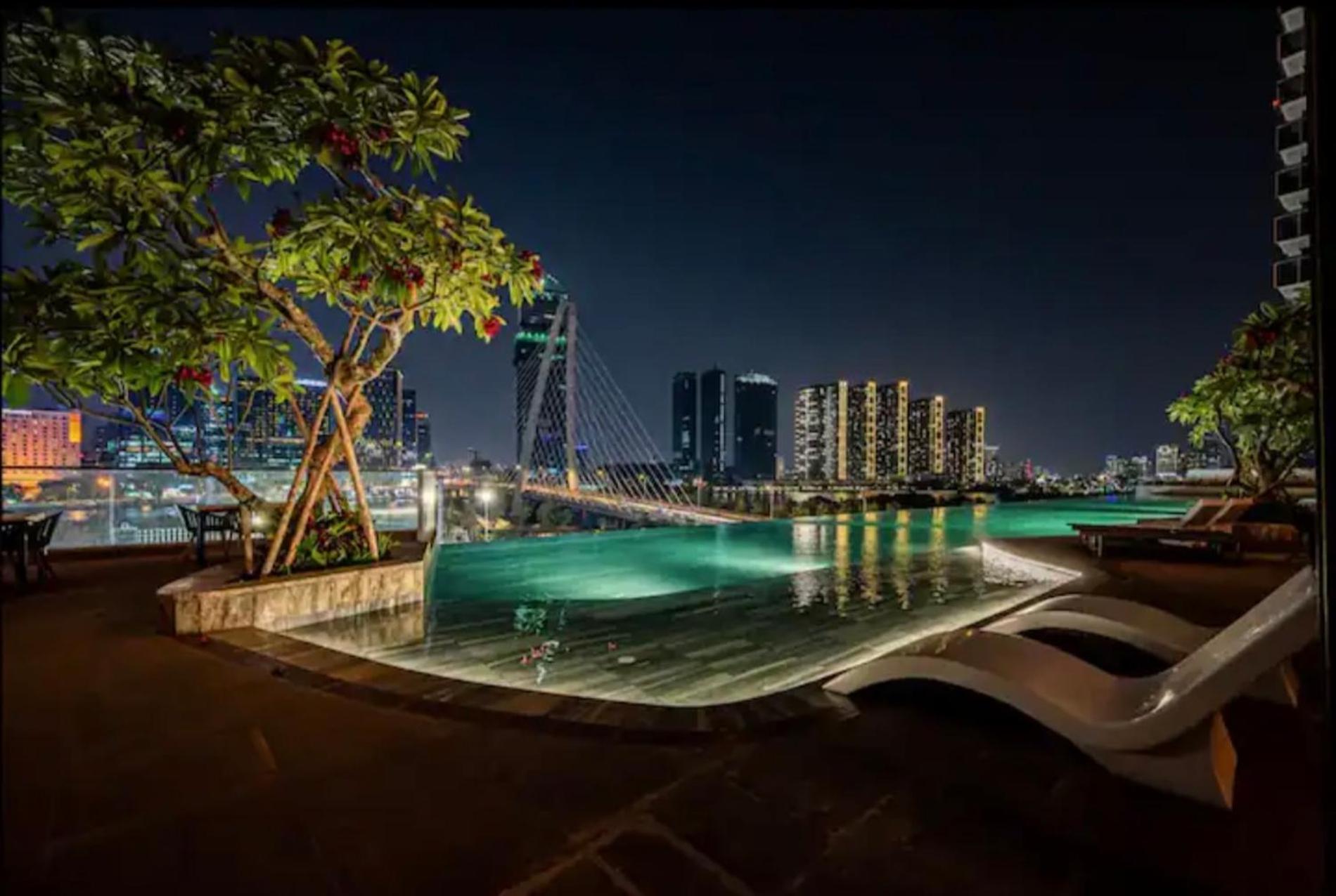 The Opera Apartment Cental Saigon Free Pool-Gym-Sauna Room- Golf Mini