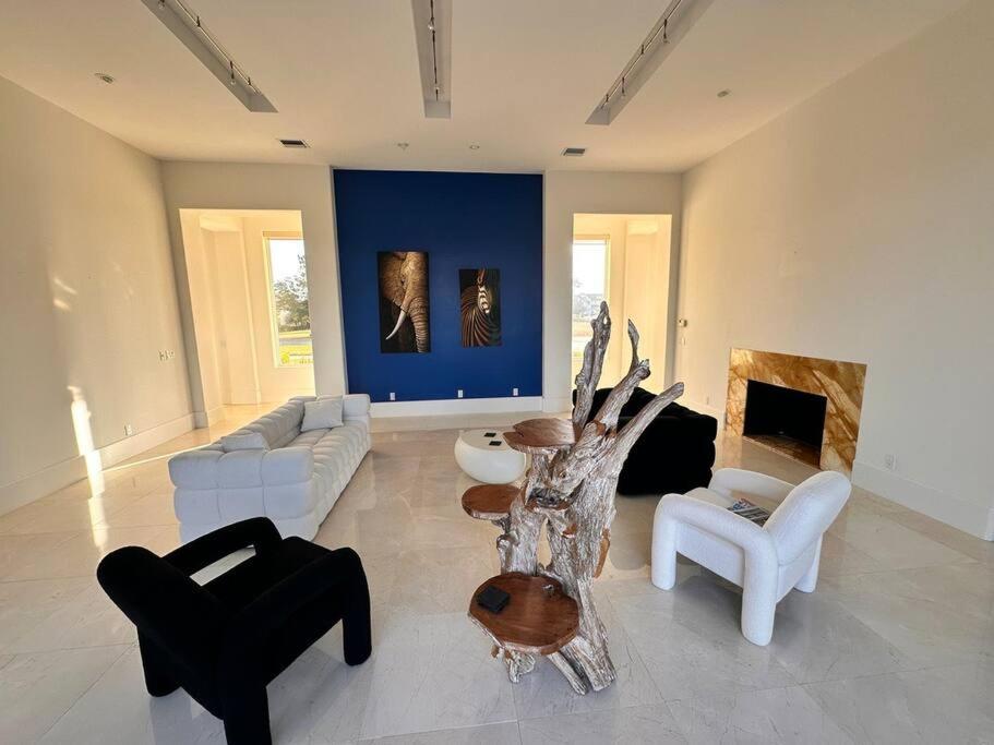 Be A Nomad l Contemporary Palace