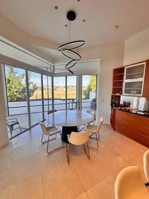 Be A Nomad l Contemporary Palace