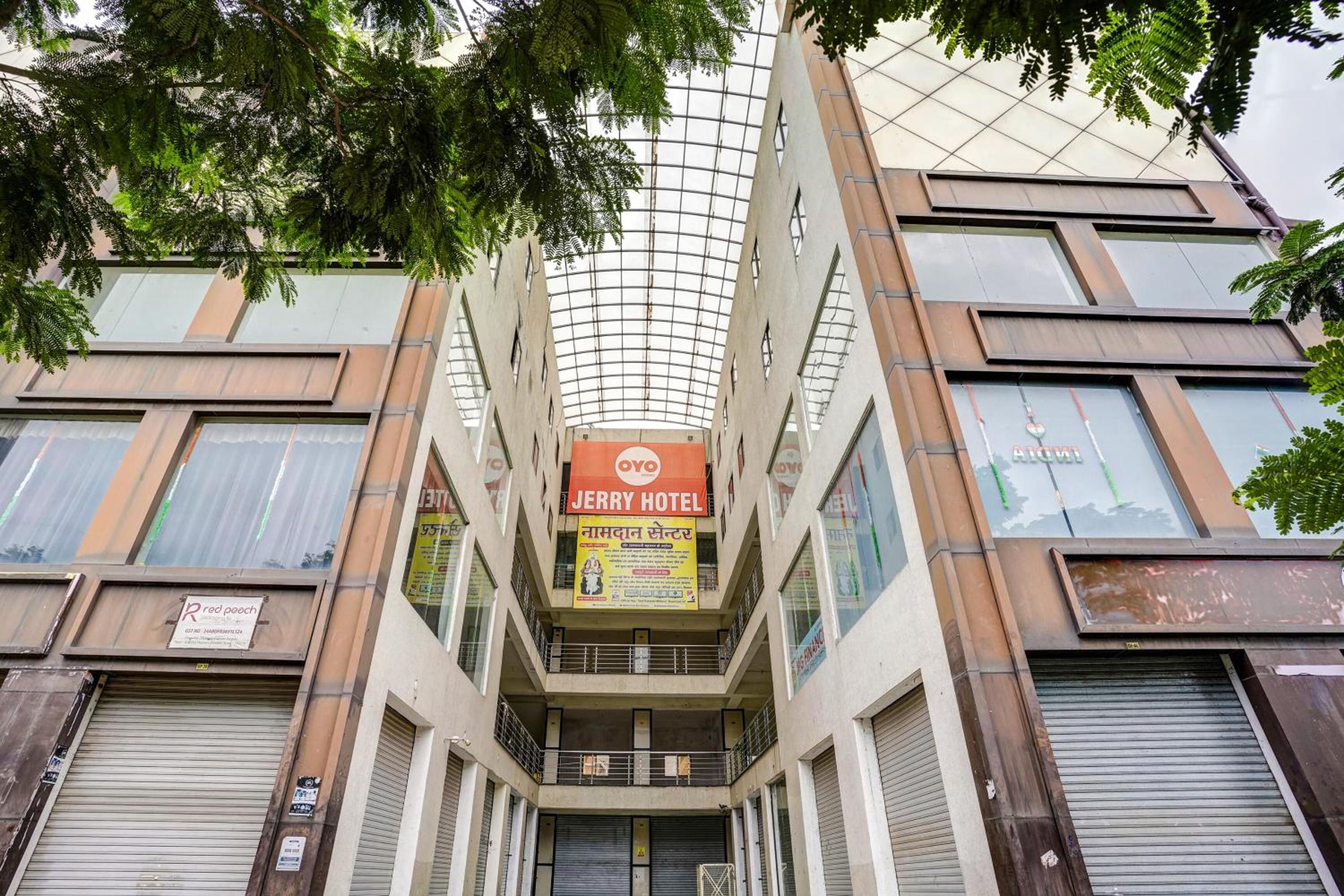 Hotel O Jerry