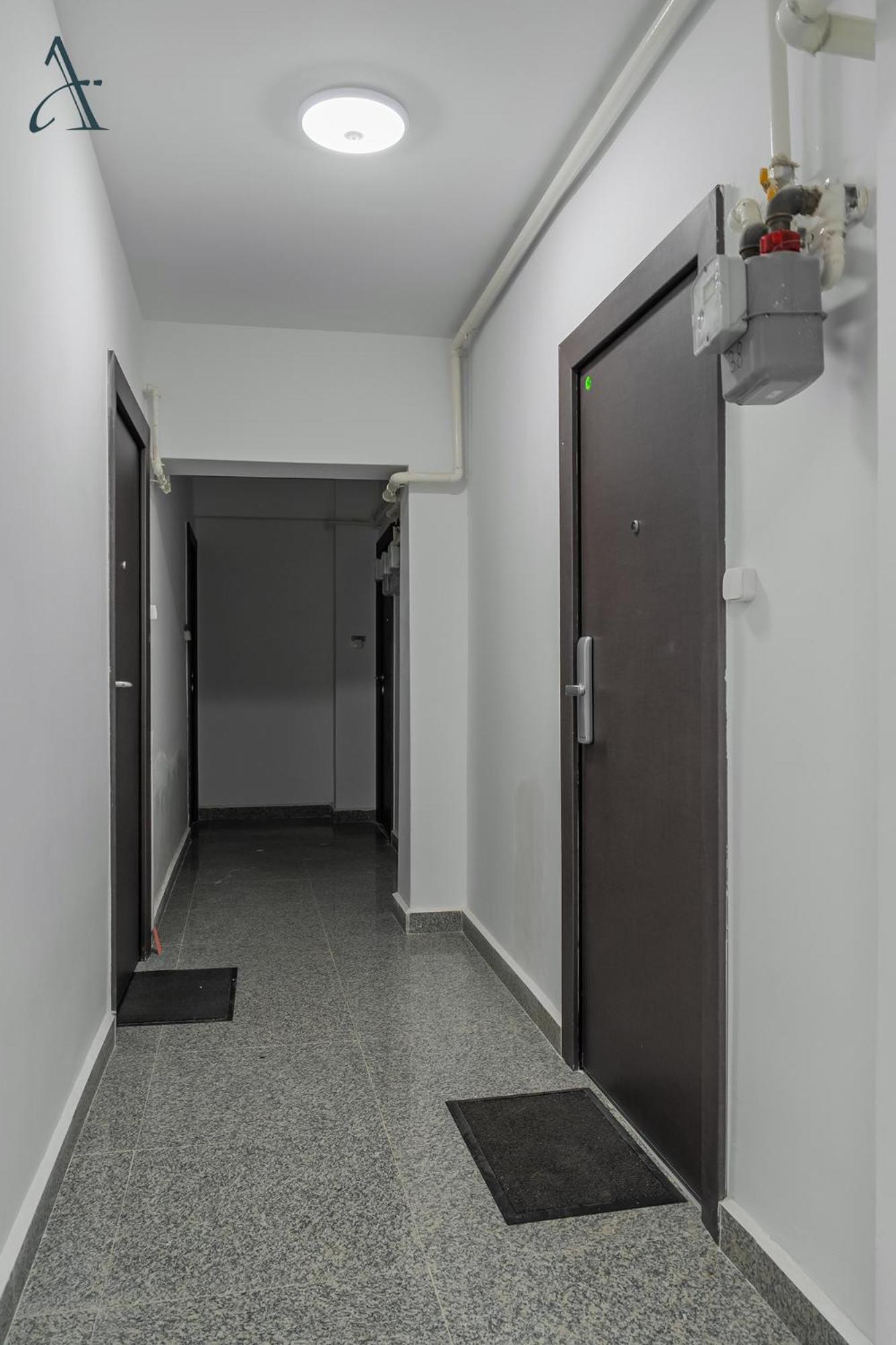 Ivory Double Studio