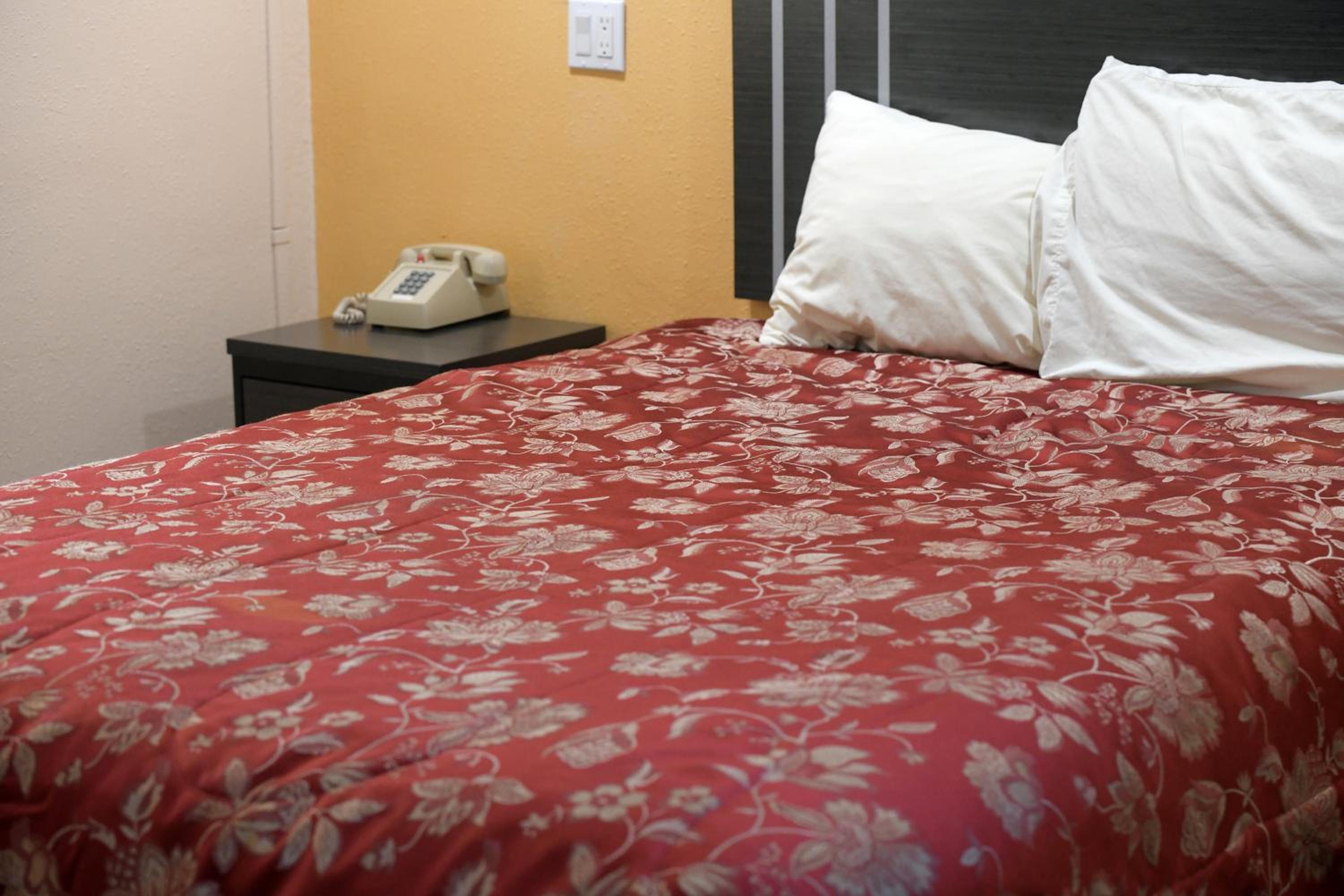 Klamath Falls Vacations - A-1 Budget Motel - Property Image 52