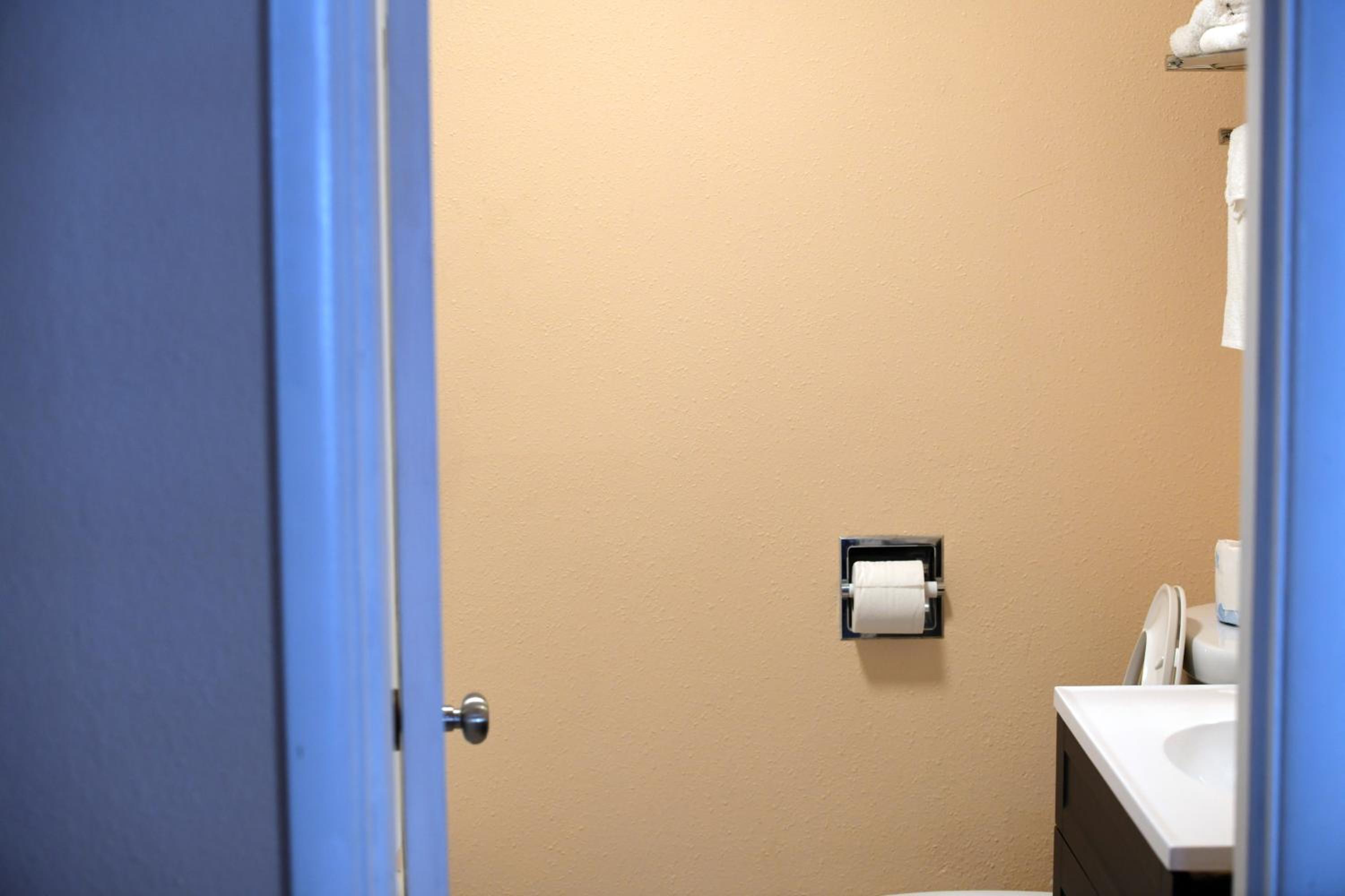 Klamath Falls Vacations - A-1 Budget Motel - Property Image 44