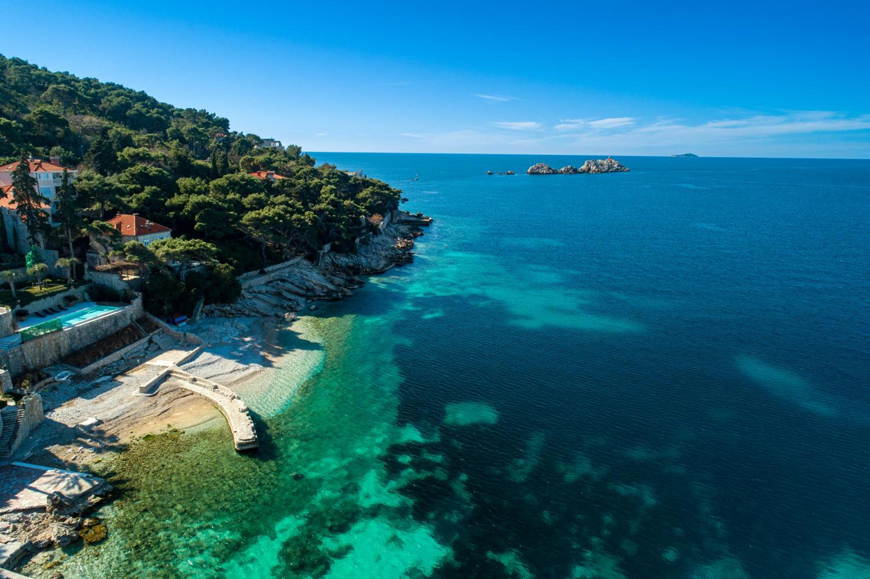 Piccola Red Studio - 50m from the beach