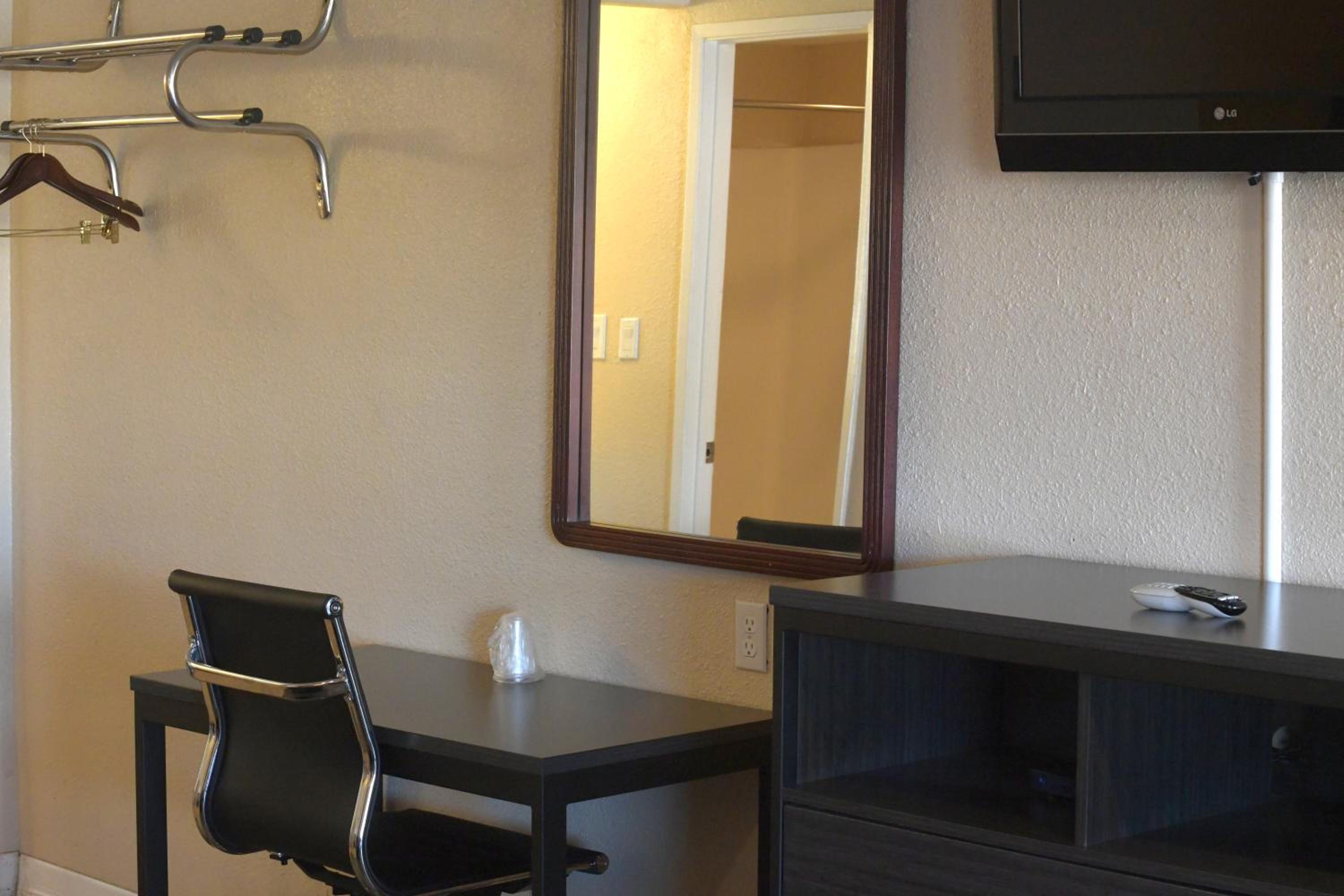 Klamath Falls Vacations - A-1 Budget Motel - Property Image 91