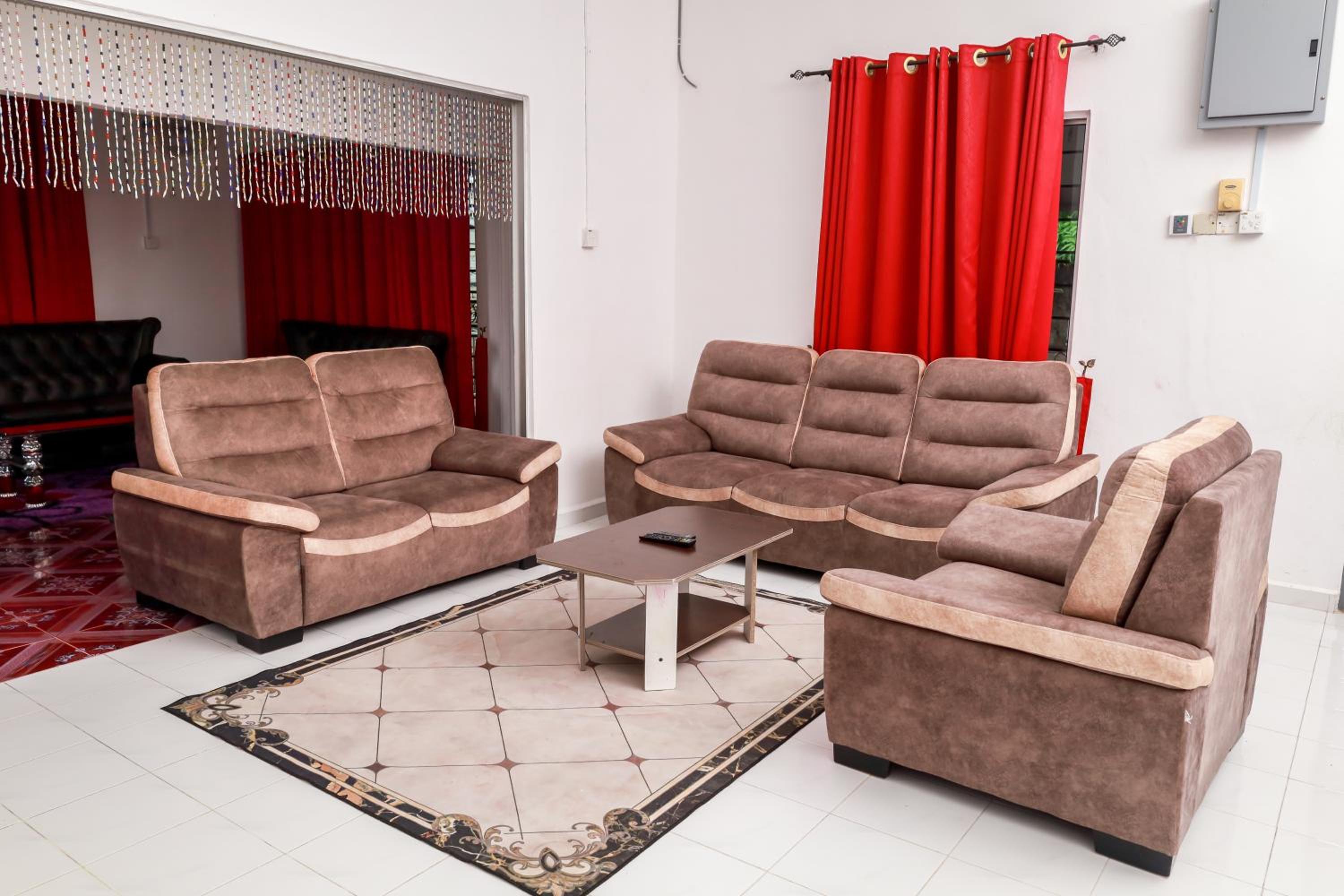 D'BALI HOMESTAY - Unifi TV, NETFLIX, Cuckoo, Internet Wifi , Dryer, Washing Machine, Aircond Setiap Bilik & Ruang Tamu photo 4