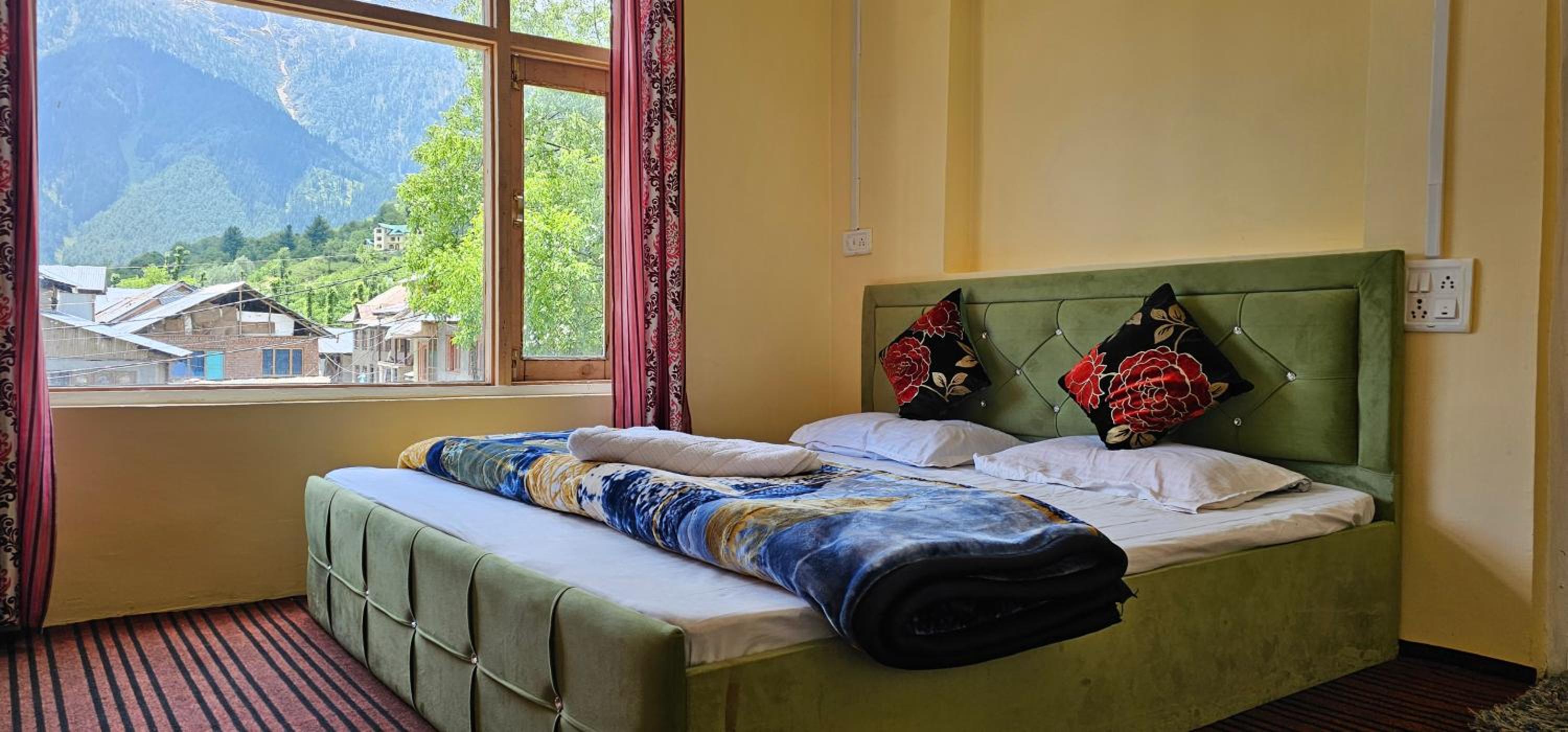 Sky line Guest House view 4