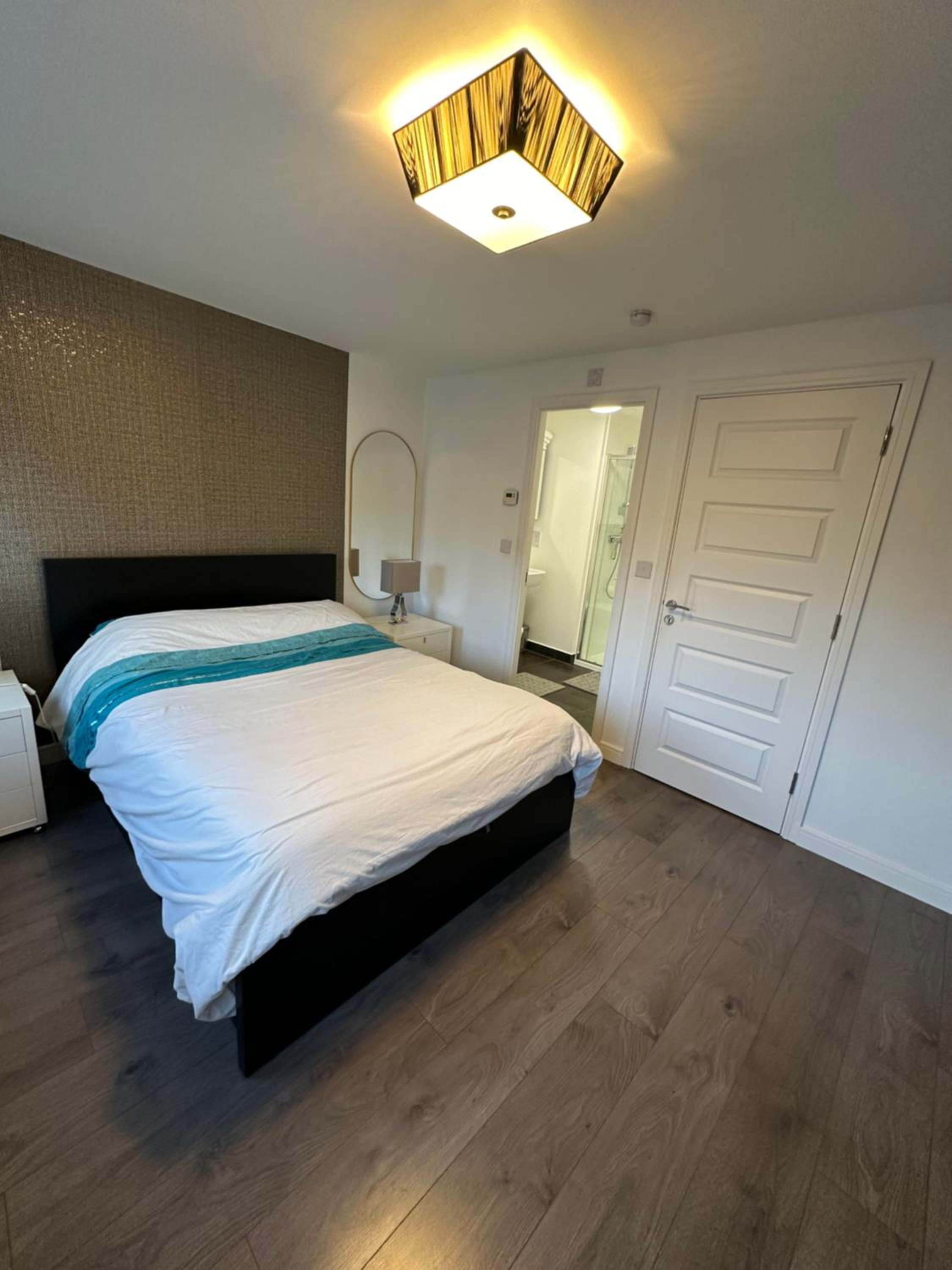 Spacious Double Room in New Development Near Station
