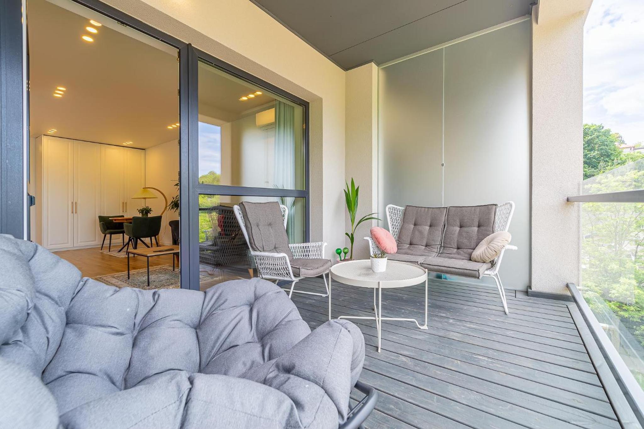 Sky Apartment with free parking and balcony & AC view 2
