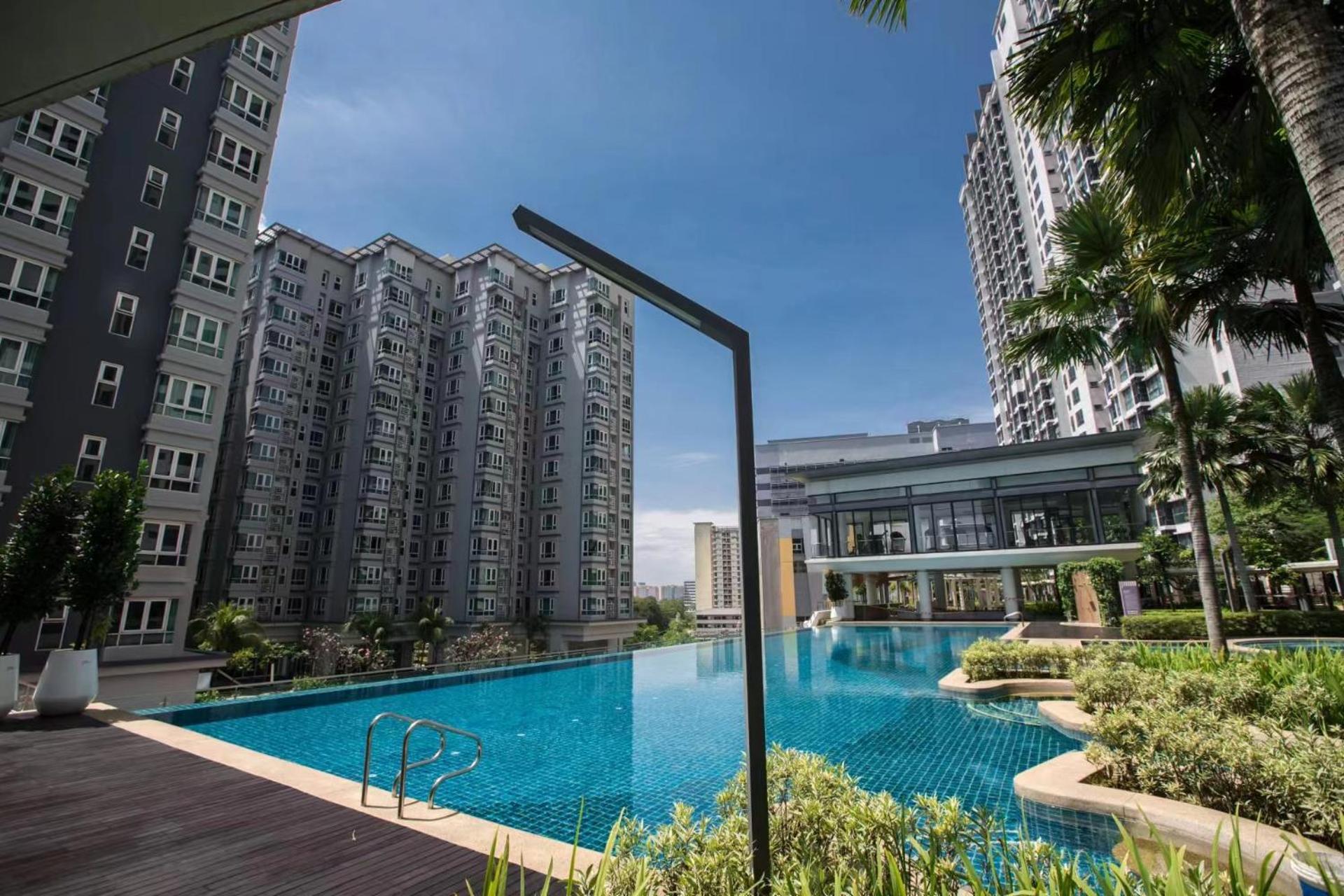 V Residence at Sunway Velocity by MY TRIP & MY STAY