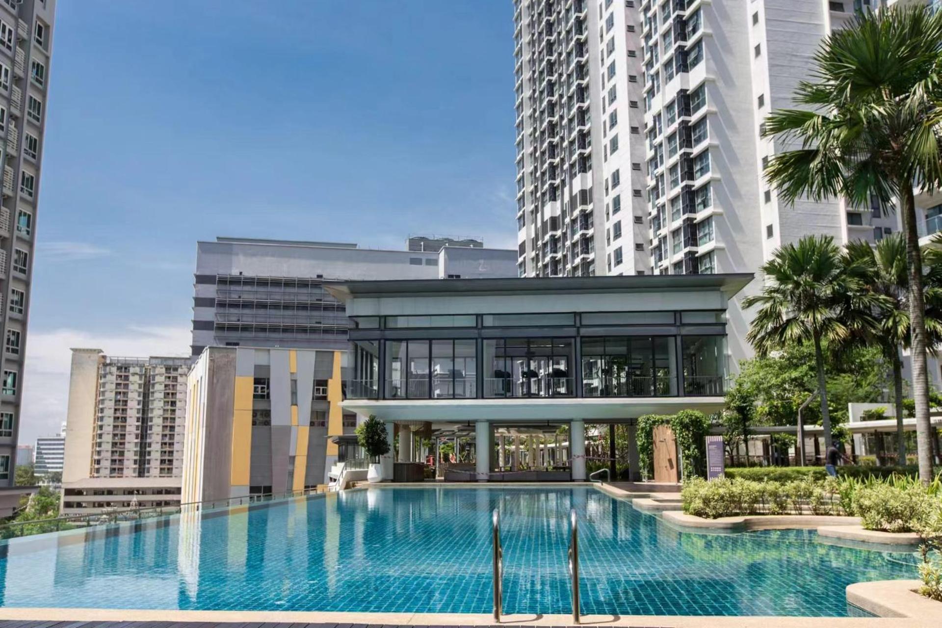 V Residence at Sunway Velocity by MY TRIP & MY STAY