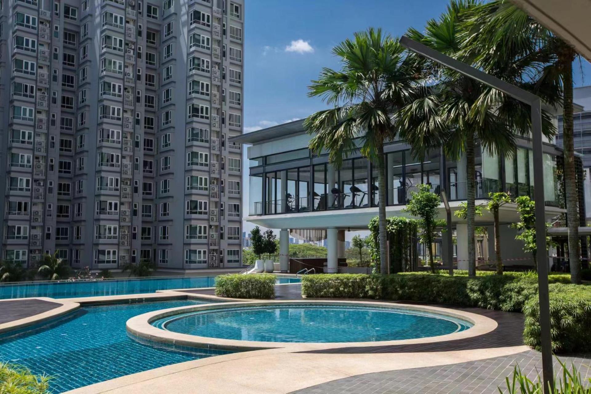V Residence at Sunway Velocity by MY TRIP & MY STAY