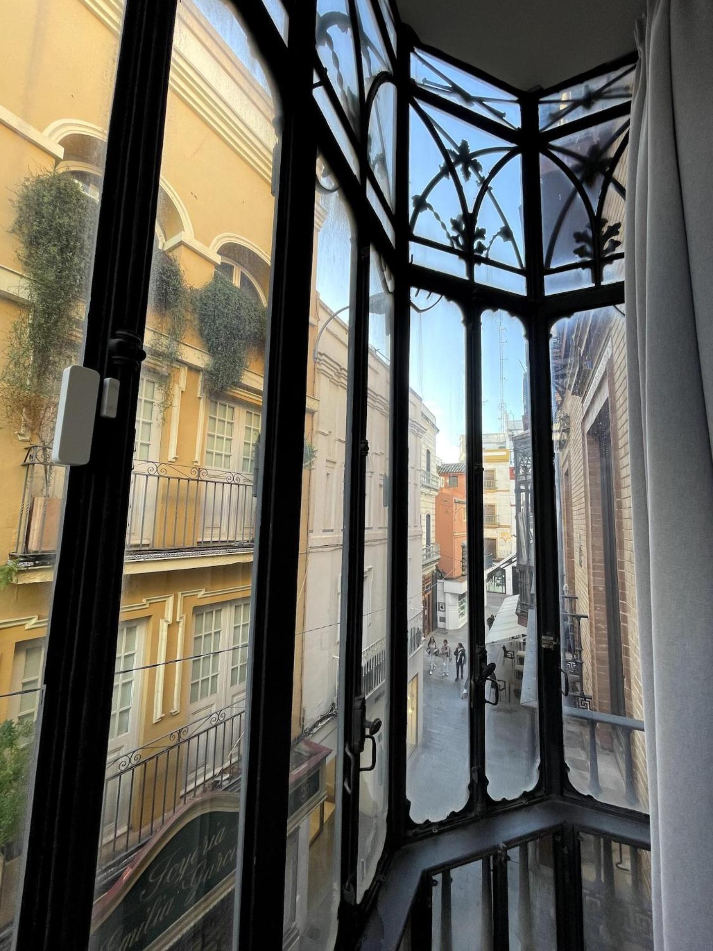 One&lux Sierpes, Bright & Classy Central Apartment view 3