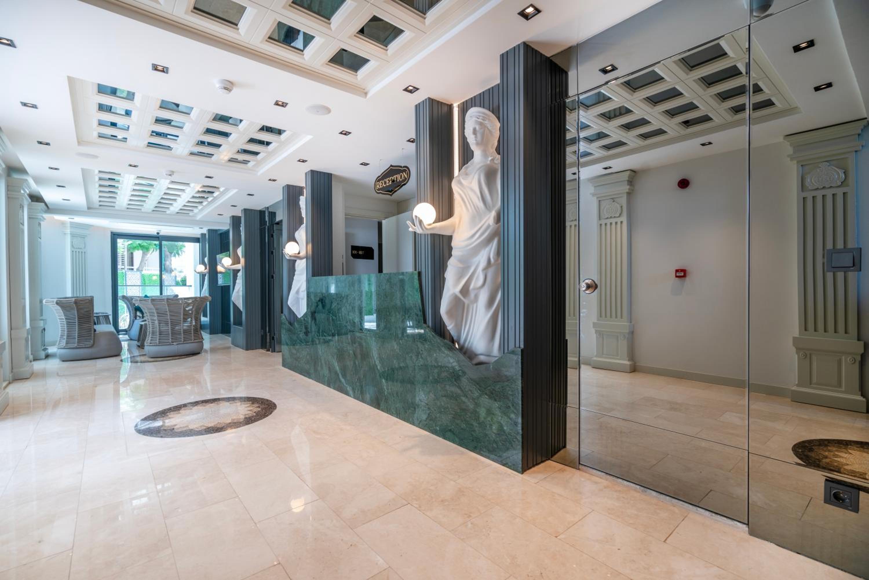 Simus Beach Hotel - Image 10