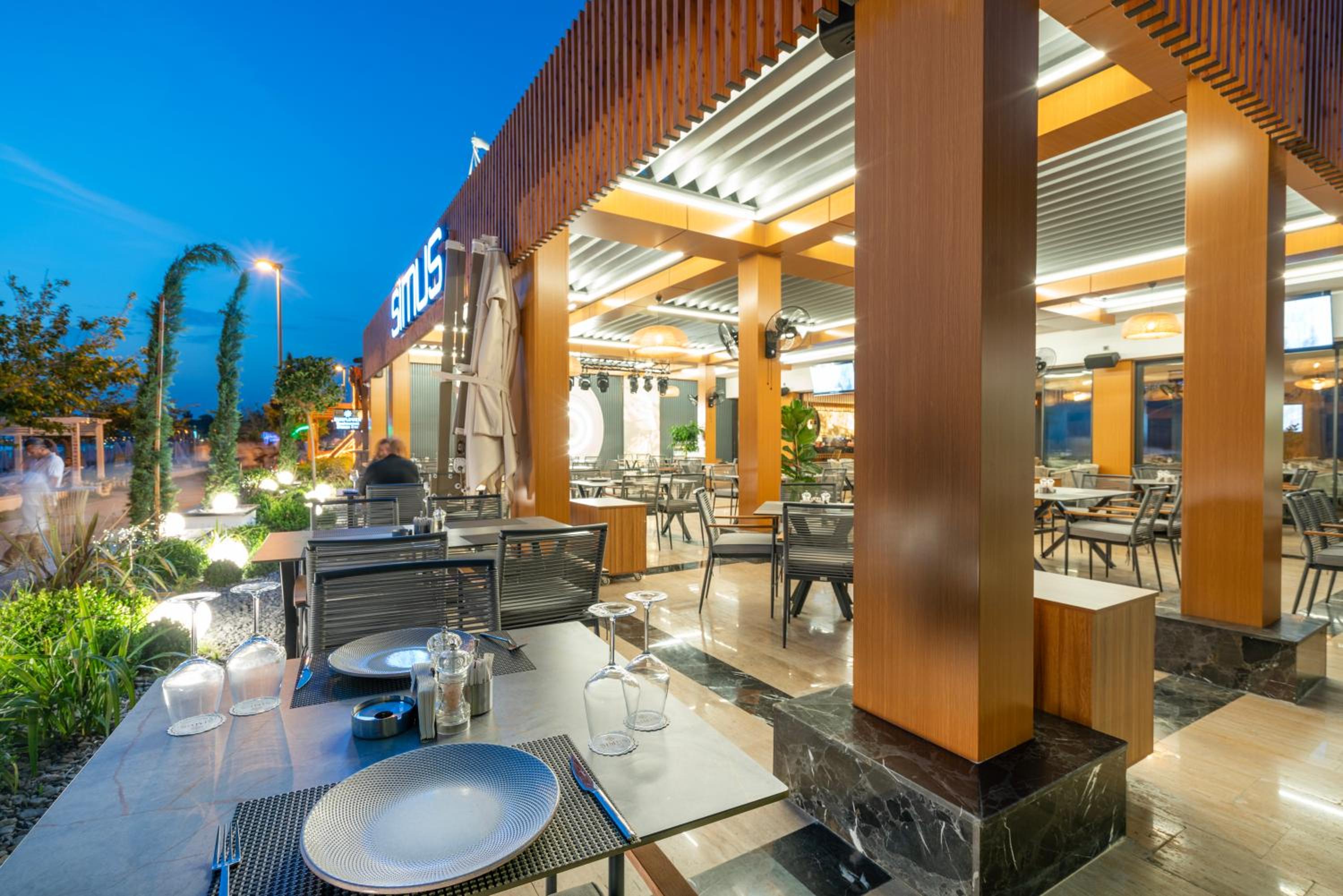 Simus Beach Hotel - Image 24