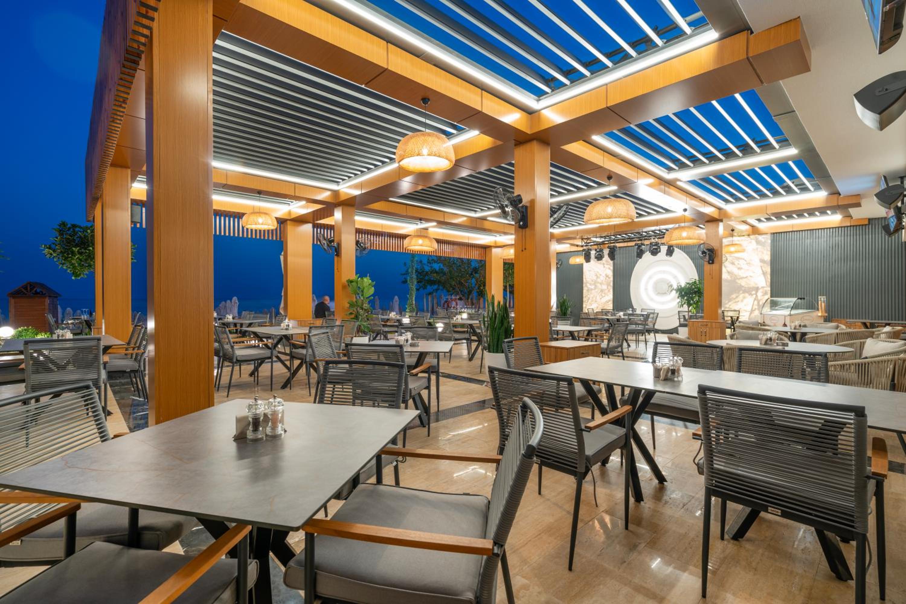 Simus Beach Hotel - Image 28