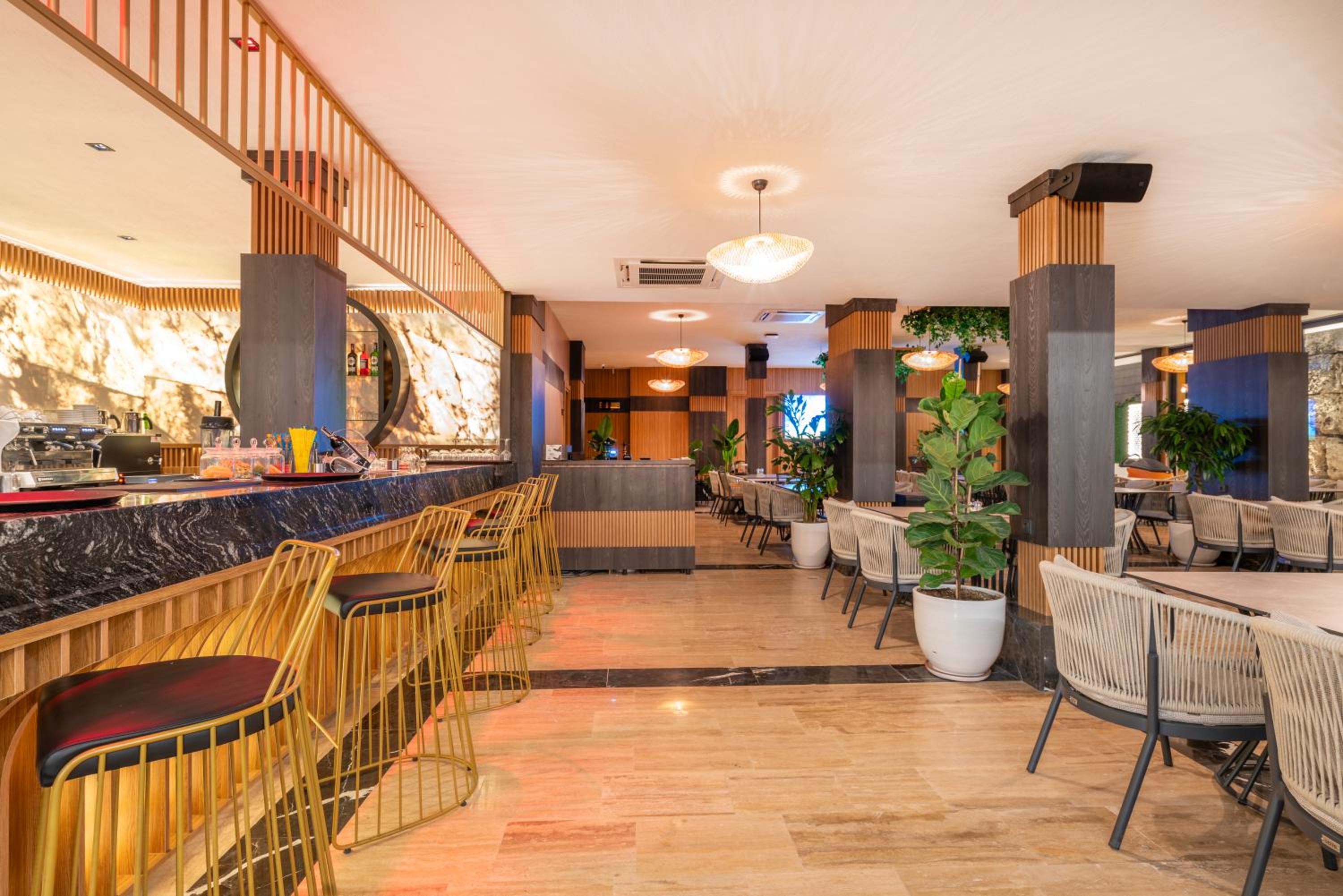 Simus Beach Hotel - Image 27