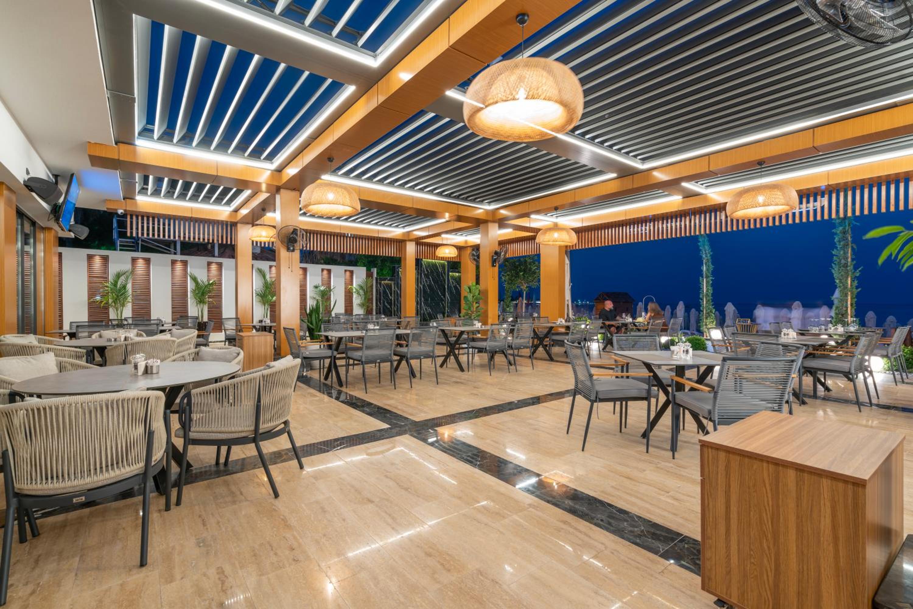 Simus Beach Hotel - Image 29