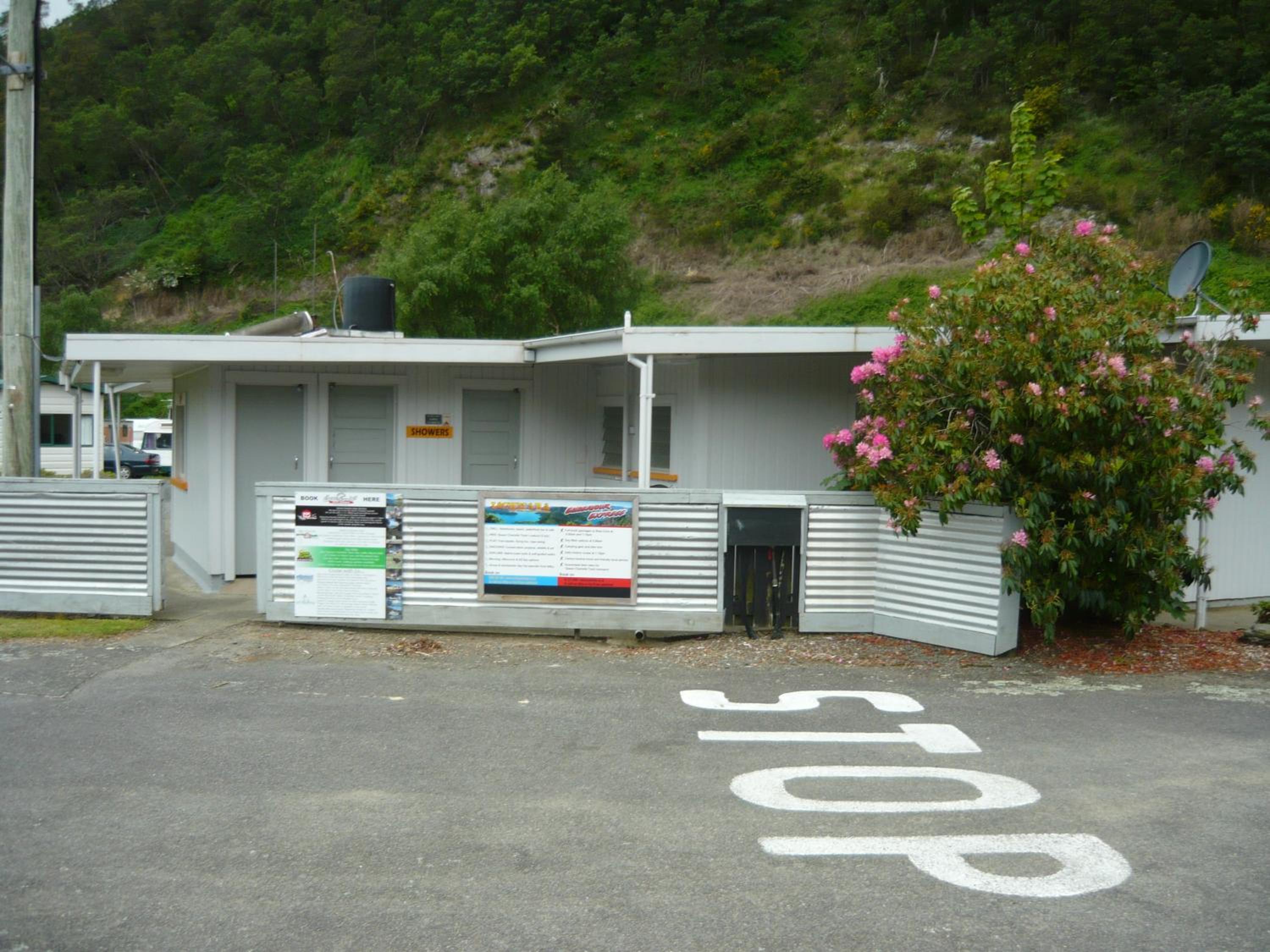 Alexanders Holiday Park - Image 4