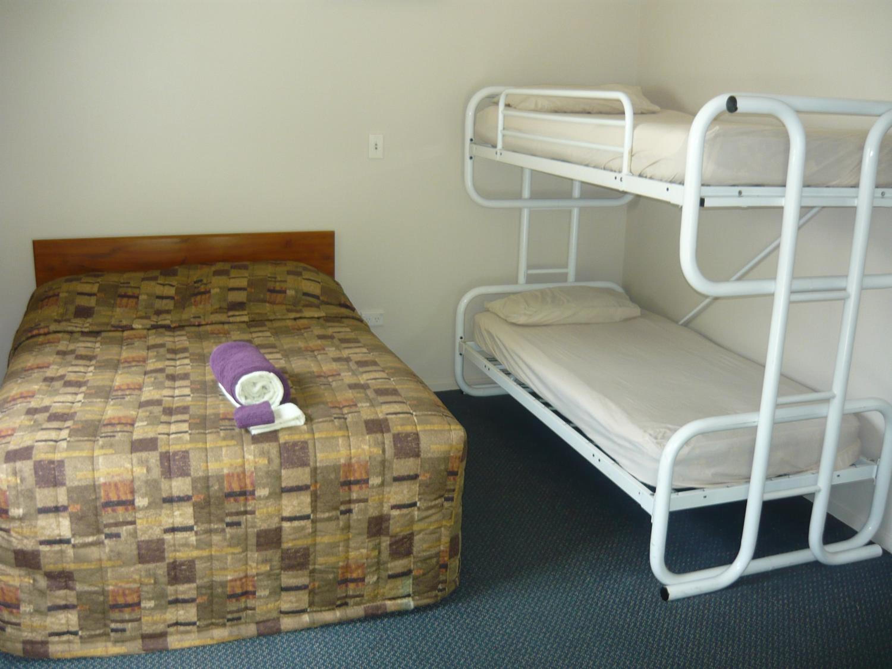 Alexanders Holiday Park - Image 2