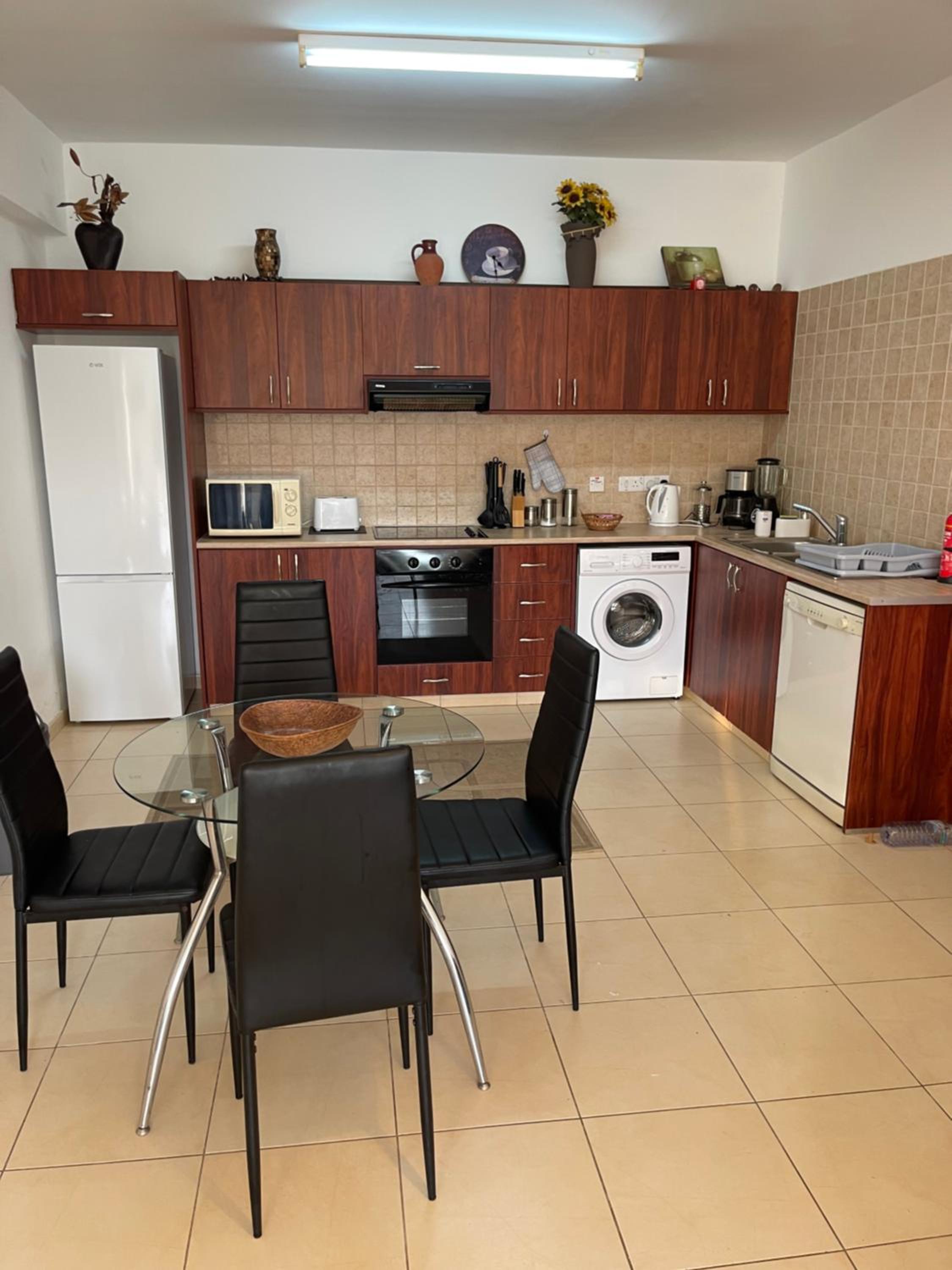 2 bed apt mountains and costal views with pool view 3