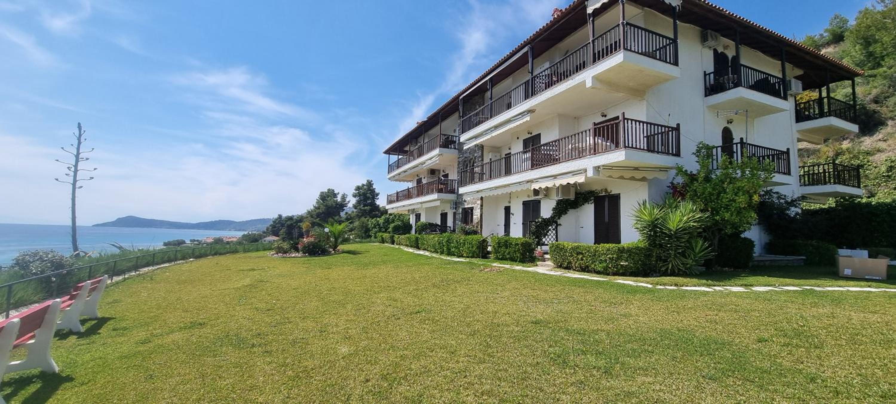 SeaView Pinnacle Retreat