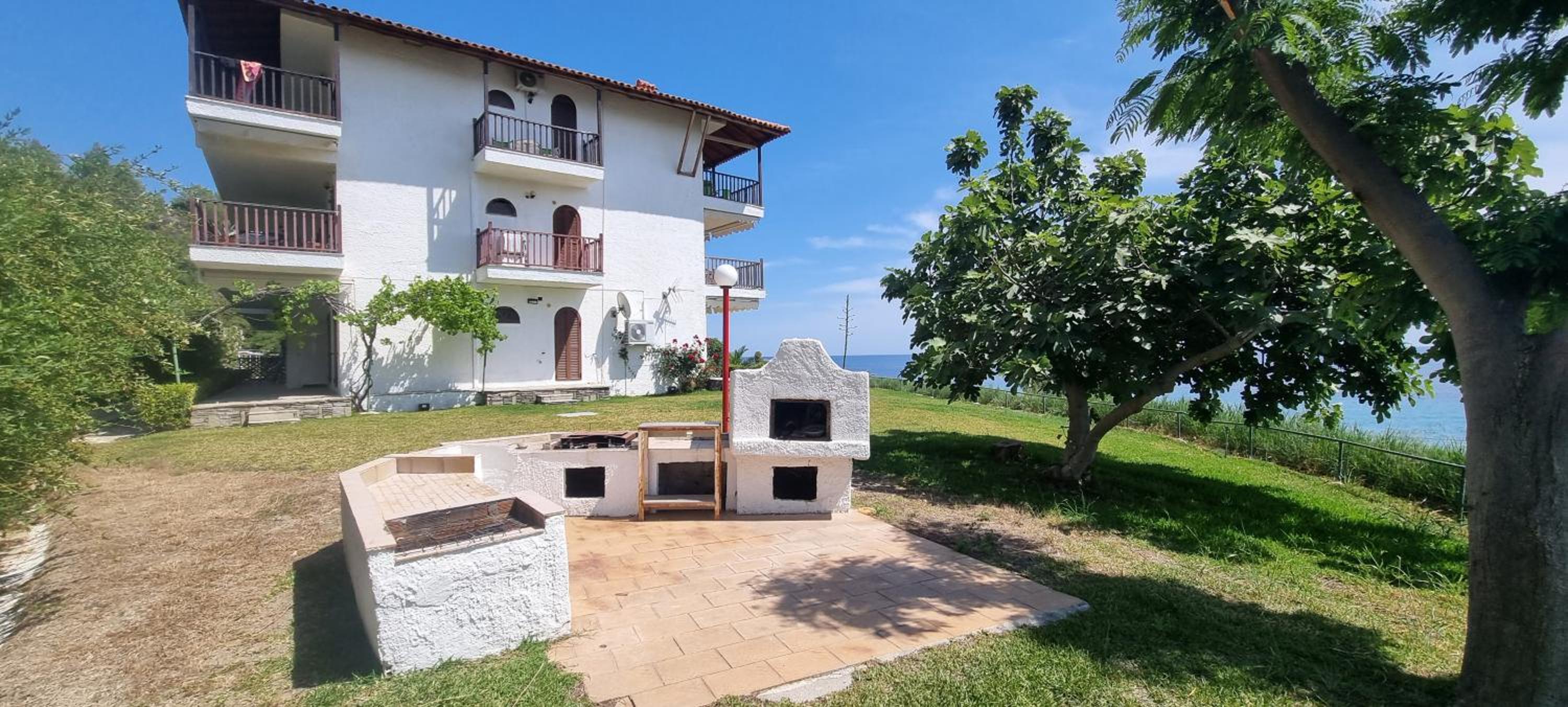 SeaView Pinnacle Retreat