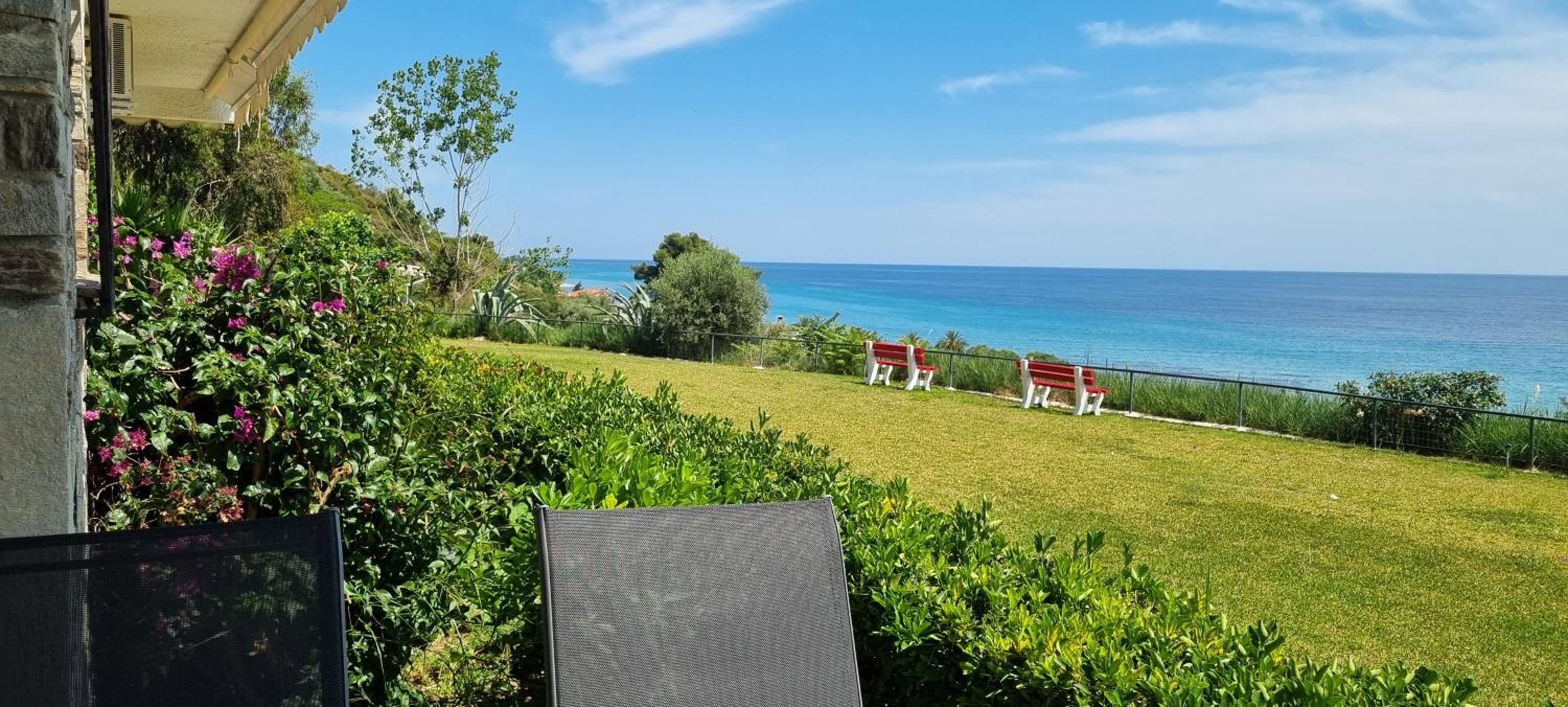 SeaView Pinnacle Retreat