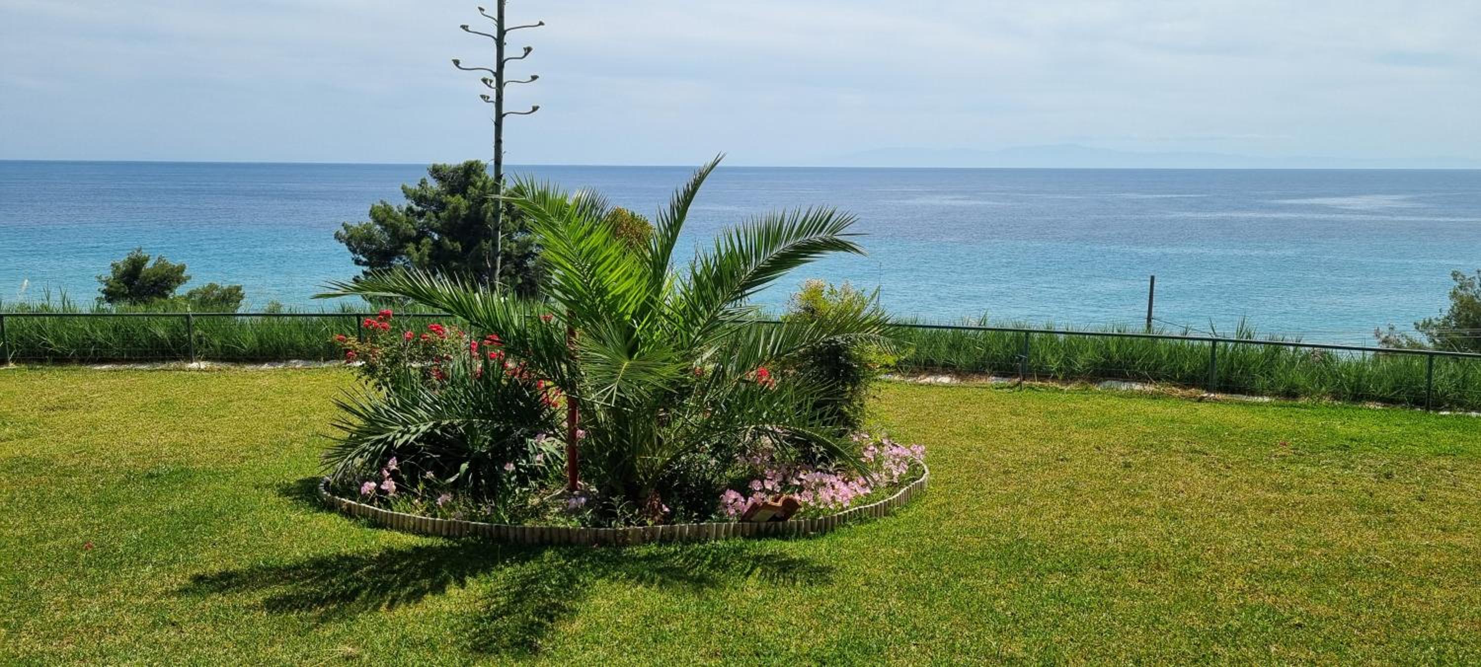 SeaView Pinnacle Retreat