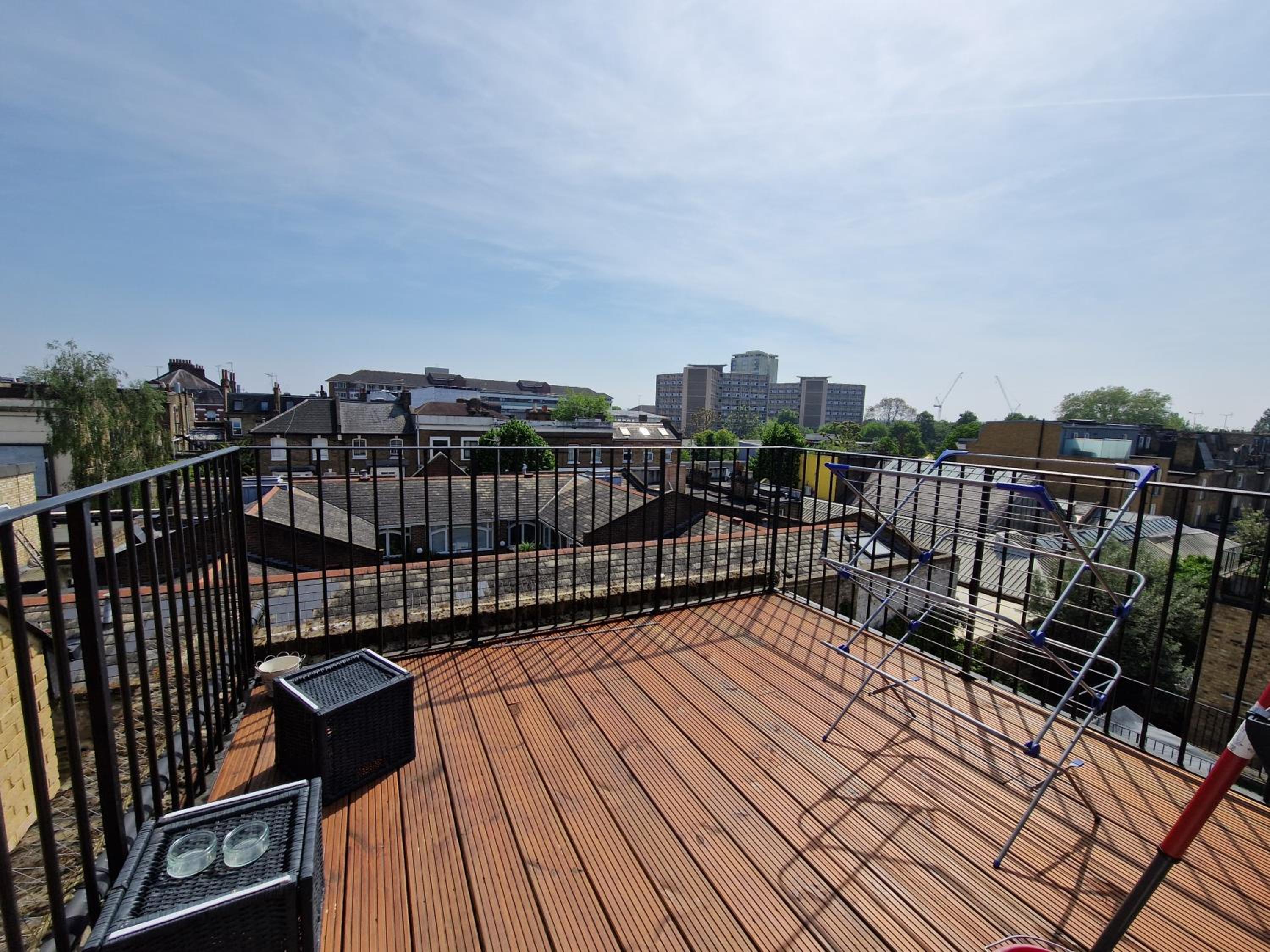 Victorian modern two bedrooms flat in West Kensington with London skyline view