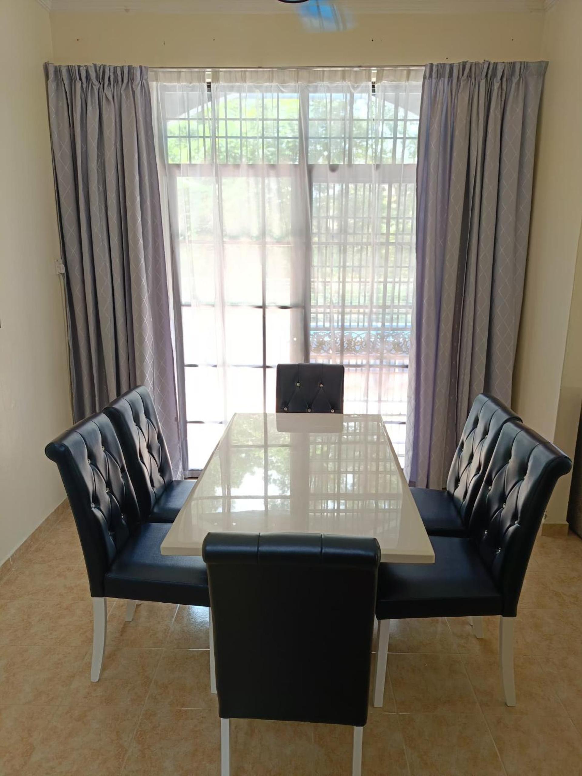 ZULMY Homestay Permaipura Golf
