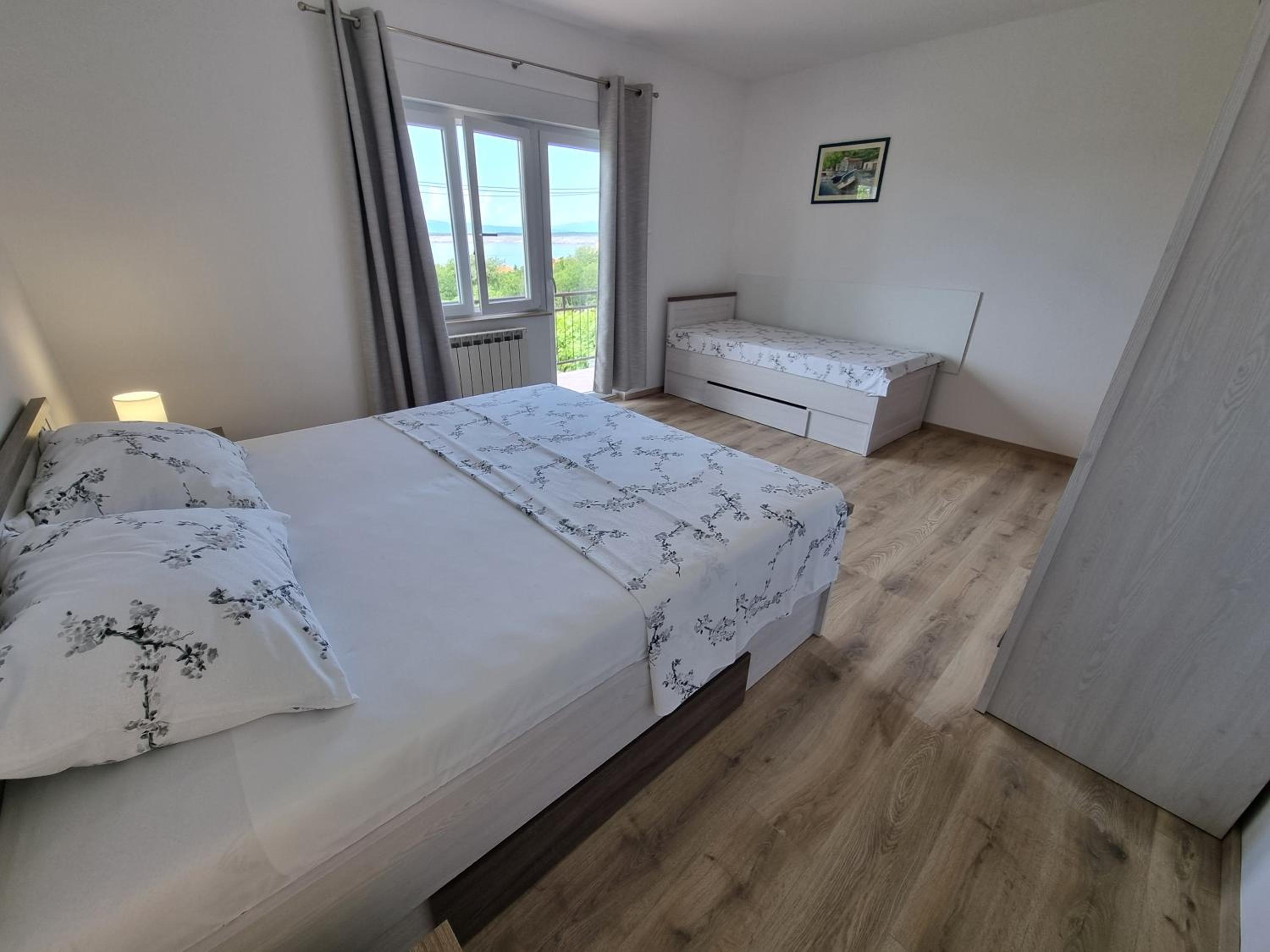 BOZENA Apartments with balcony and sea view