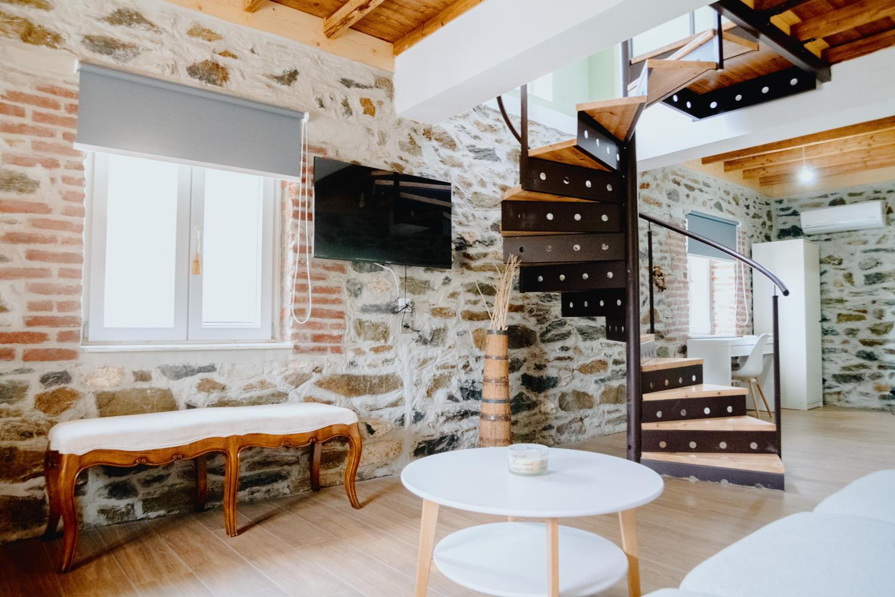 Stone House in Dikella view 4
