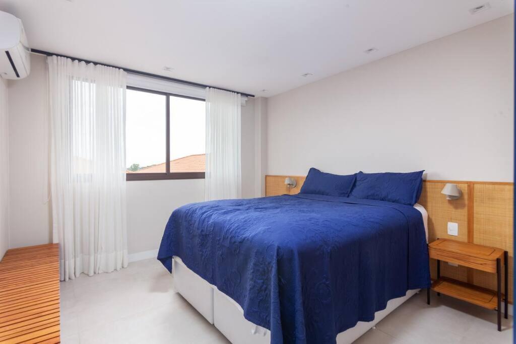 Vista deslumbrante, 4 suítes, piscina, prox golfe